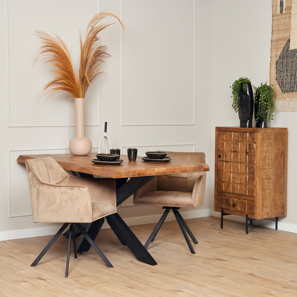 Esstisch Baltimore – Baumstammtisch aus Mangoholz & Metall, Unikat mit Naturstreifen, 160 x 90 x 76 cm