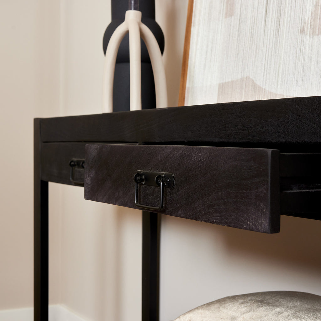 Beistelltisch Bori Schwarz – massives Mangoholz mit Metallgestell und 2 Schubladen, moderner Blickfang für Ihr Zuhause, 120 x 35 x 76 cm