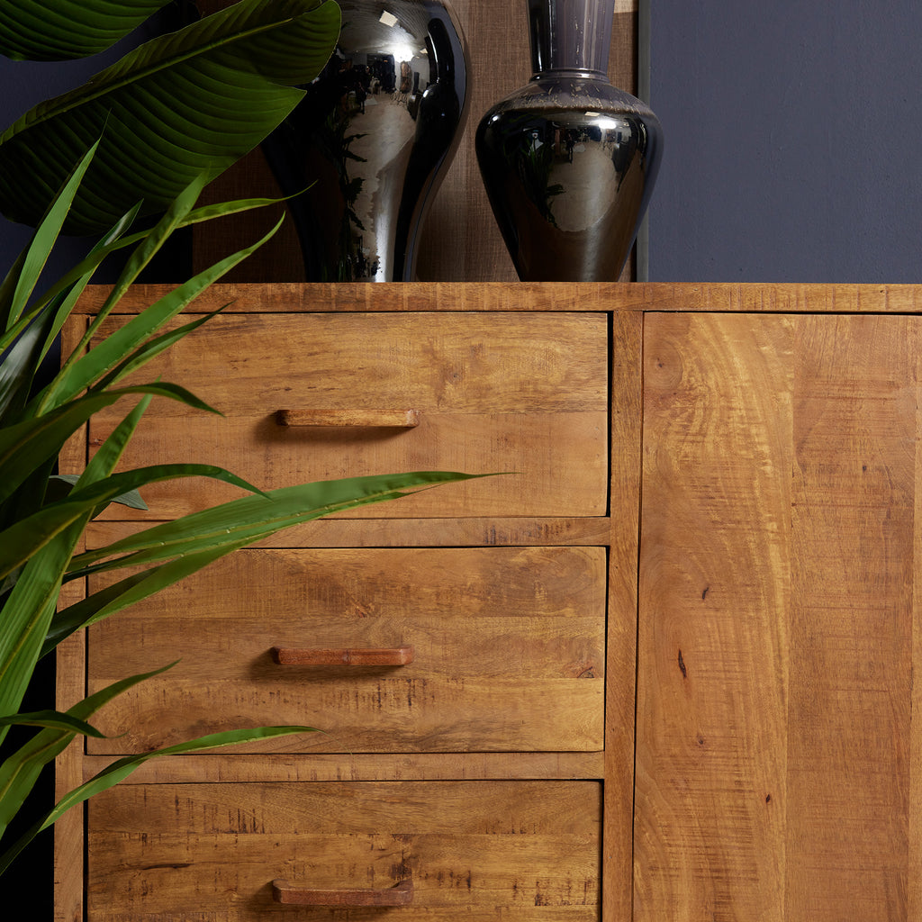 Sideboard Raven 180x45x90 cm – modernes Mangoholz Sideboard mit dekorativer Streifenfront & viel Stauraum