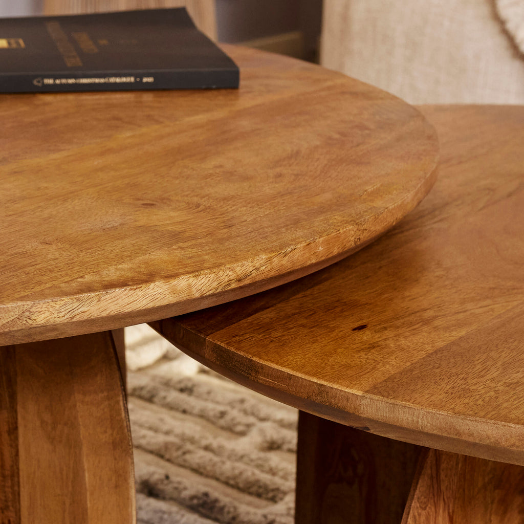 Couchtisch TeyTey – Massivholz-Tisch aus Mangoholz Natur, 80 x 80 x 45 cm, modern & robust