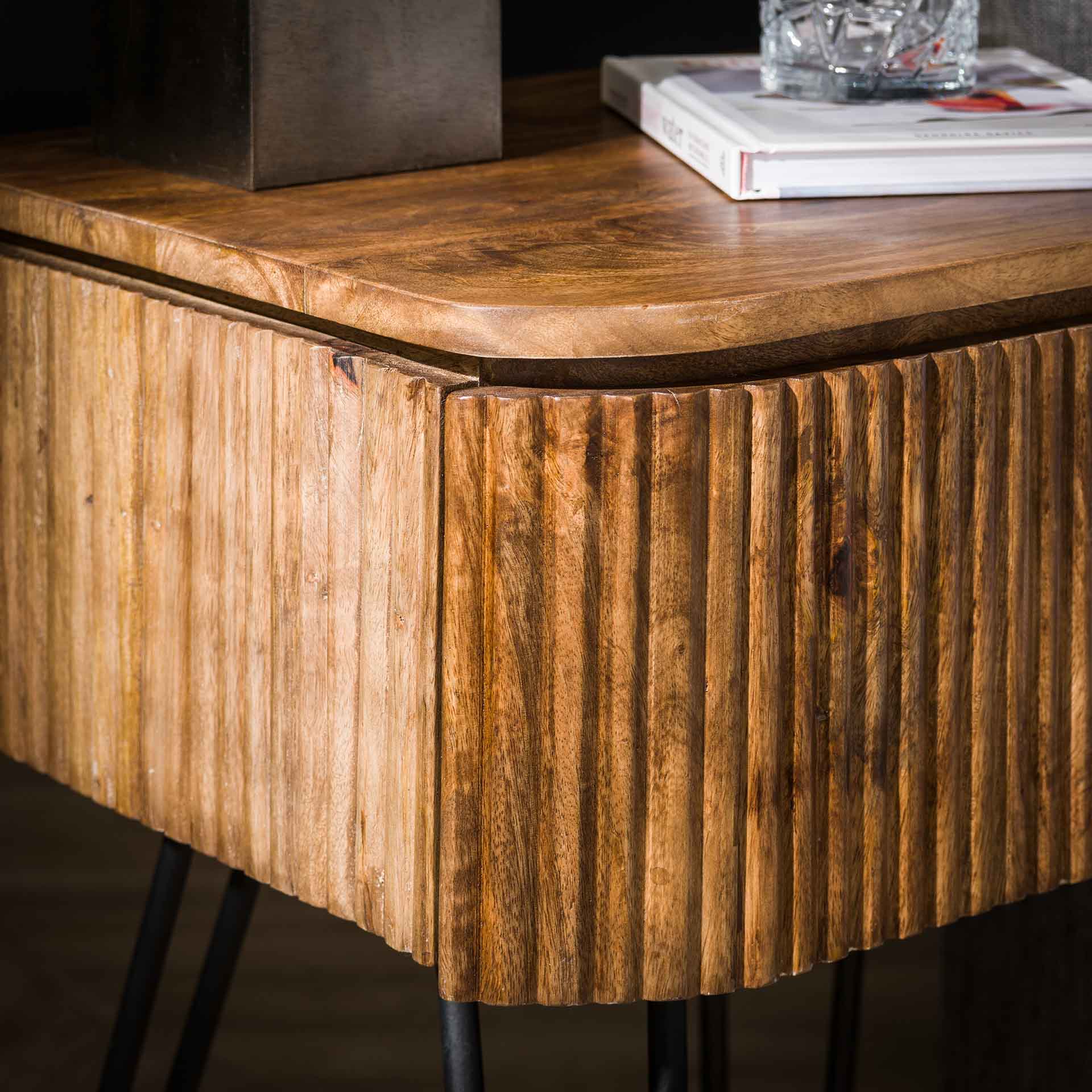 Beistelltisch – Vesta Living – Massivholz Mango Sandfarbe