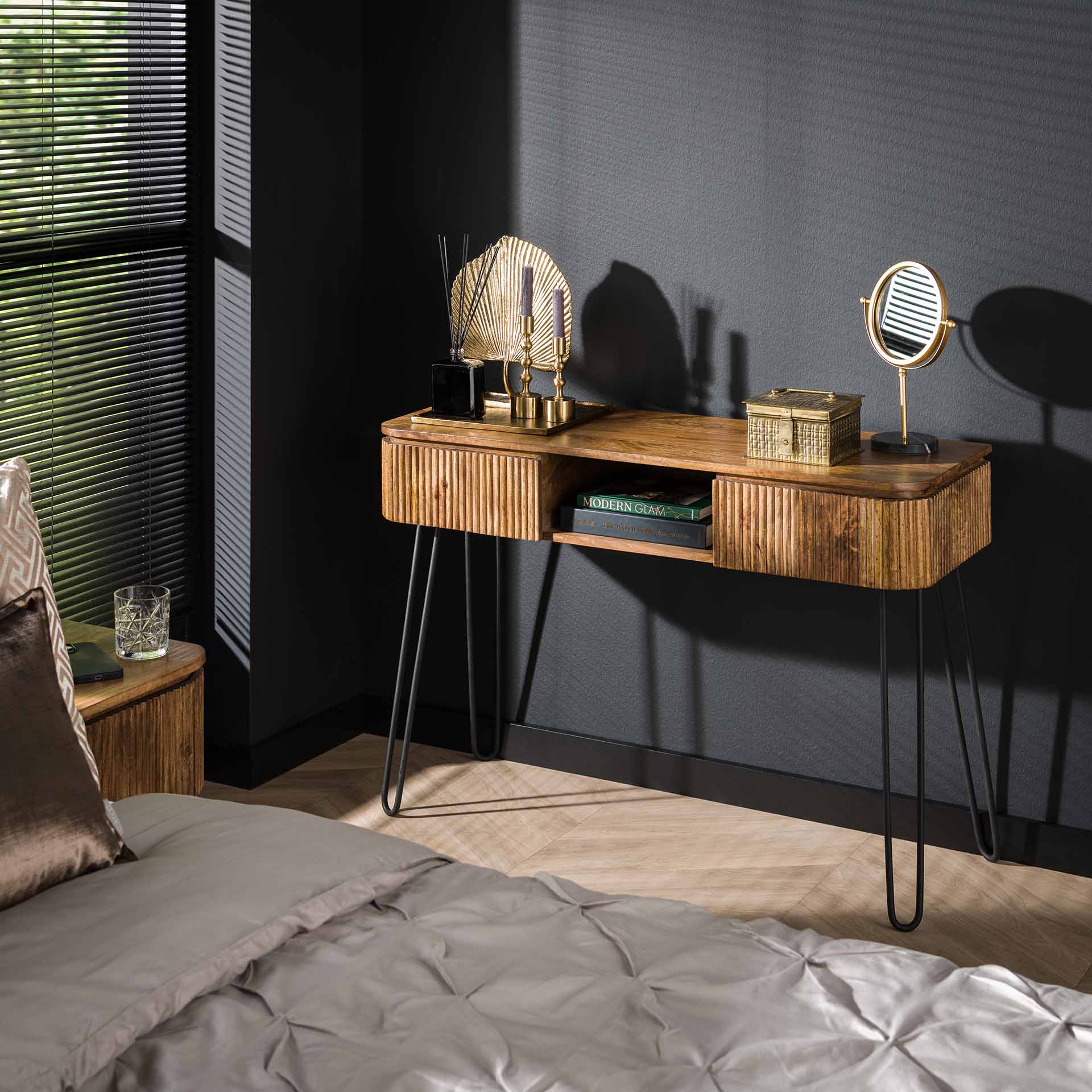 Beistelltisch – Fiora Classic – Massivholz Mango Sandfarbe