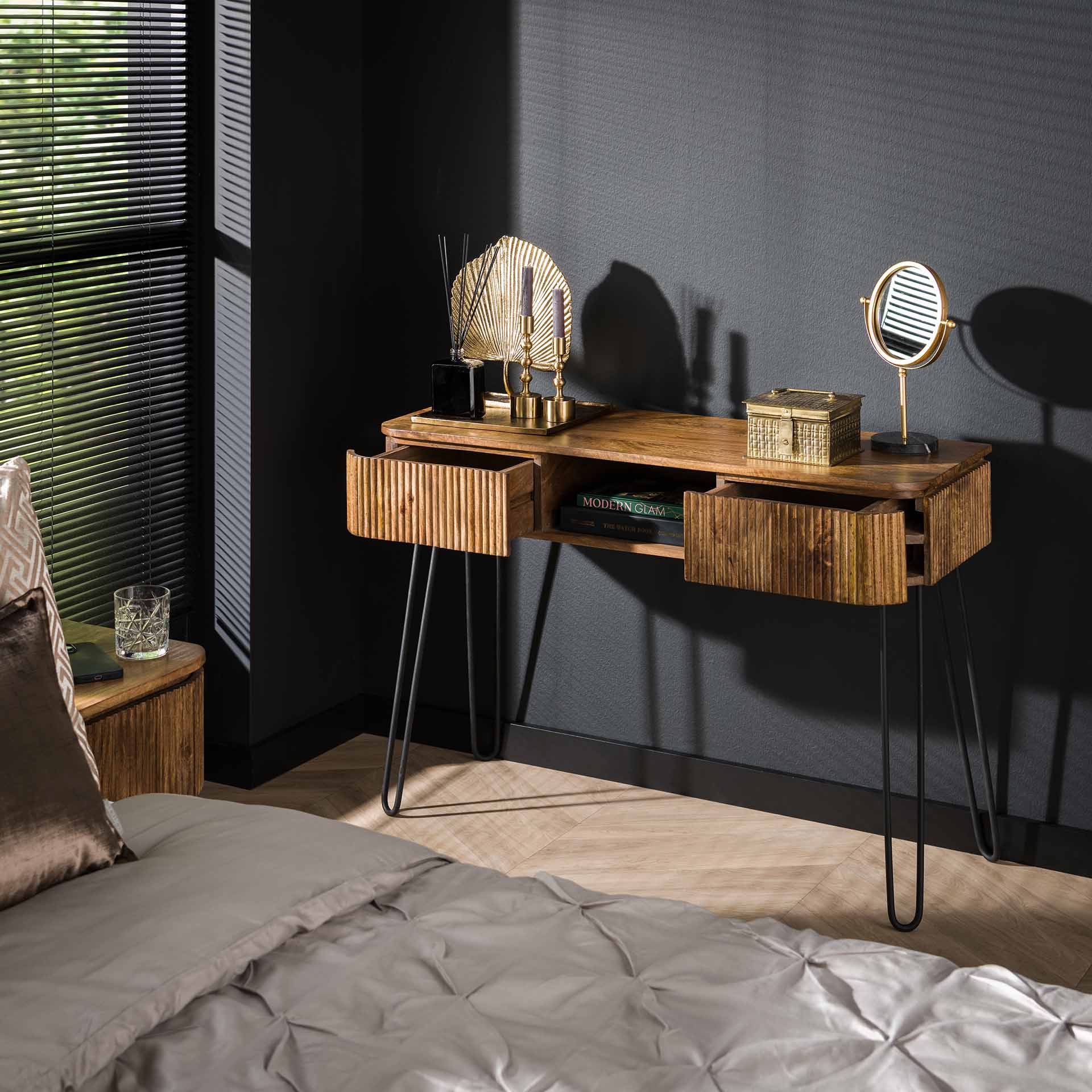 Beistelltisch – Fiora Classic – Massivholz Mango Sandfarbe