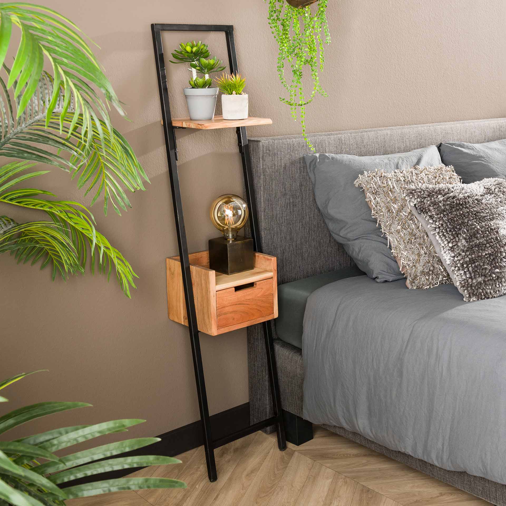 Beistelltisch – Mira Design – Massivholz Akazie natur