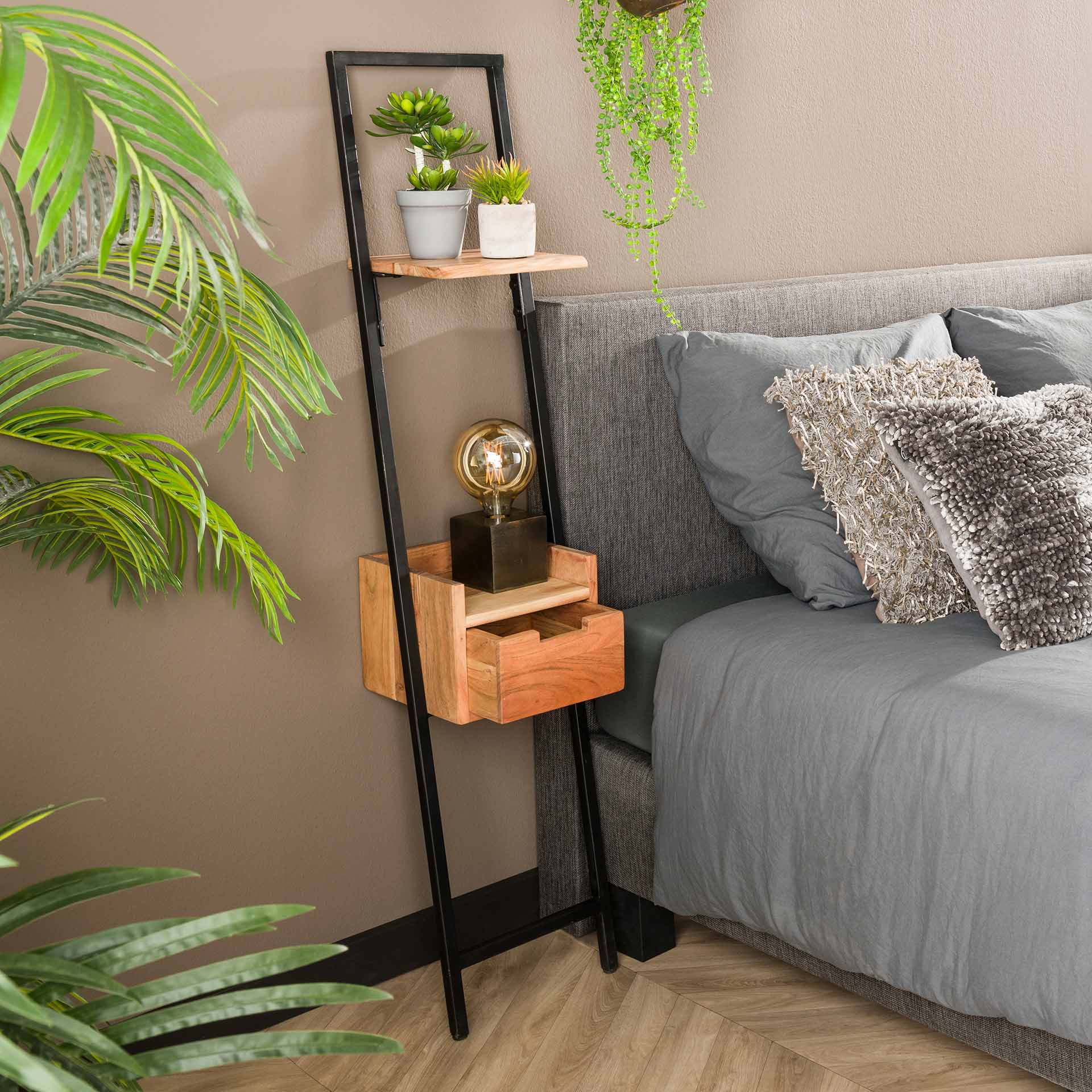 Beistelltisch – Mira Design – Massivholz Akazie natur