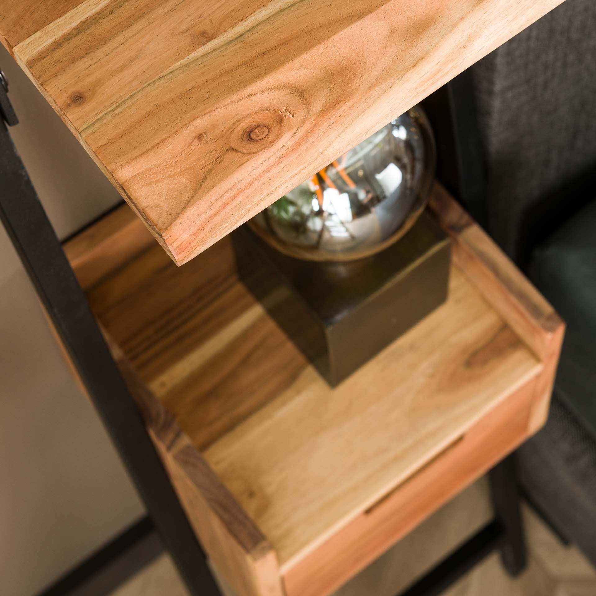 Beistelltisch – Mira Design – Massivholz Akazie natur