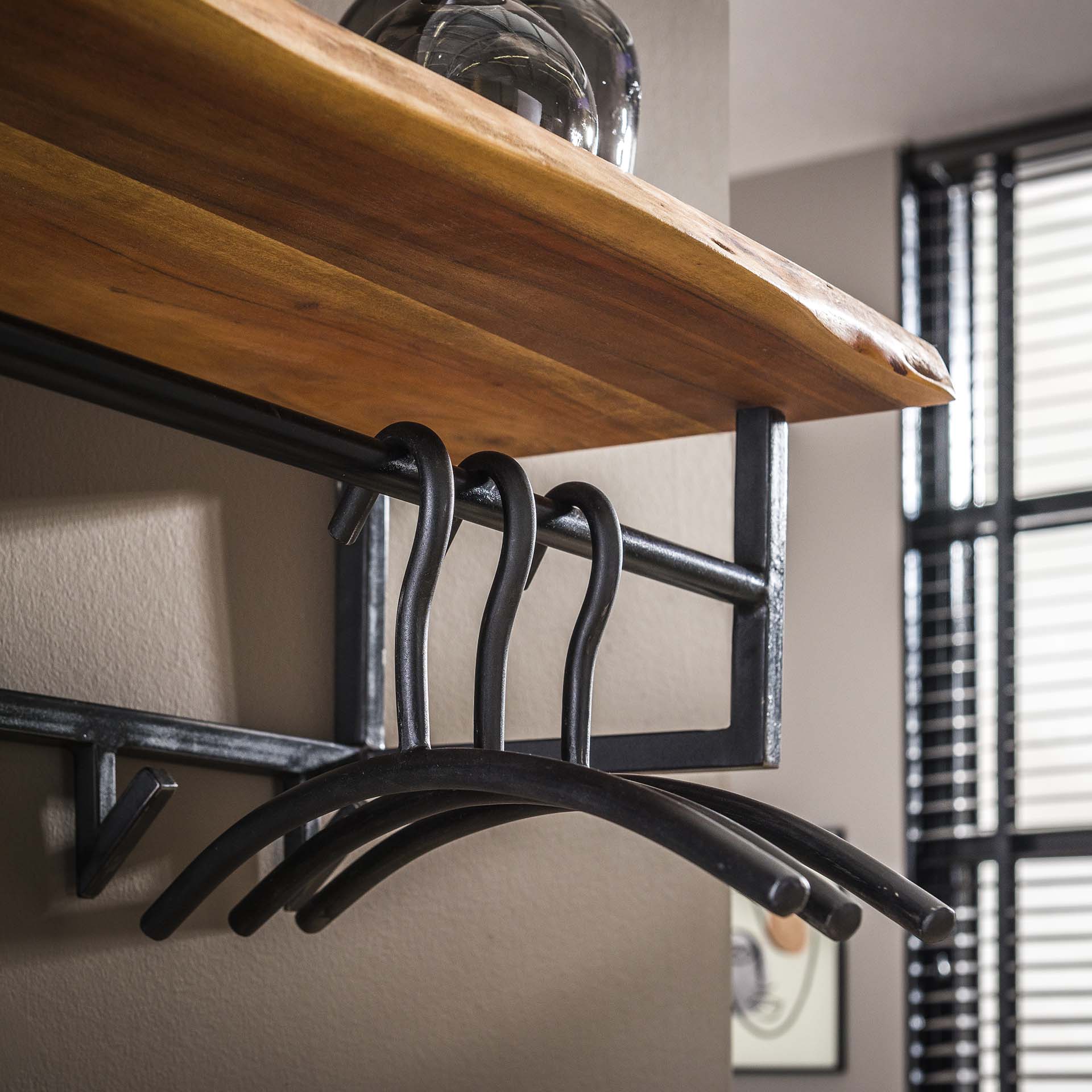 Garderobe – Luma Oak – Massivholz Akazie natur