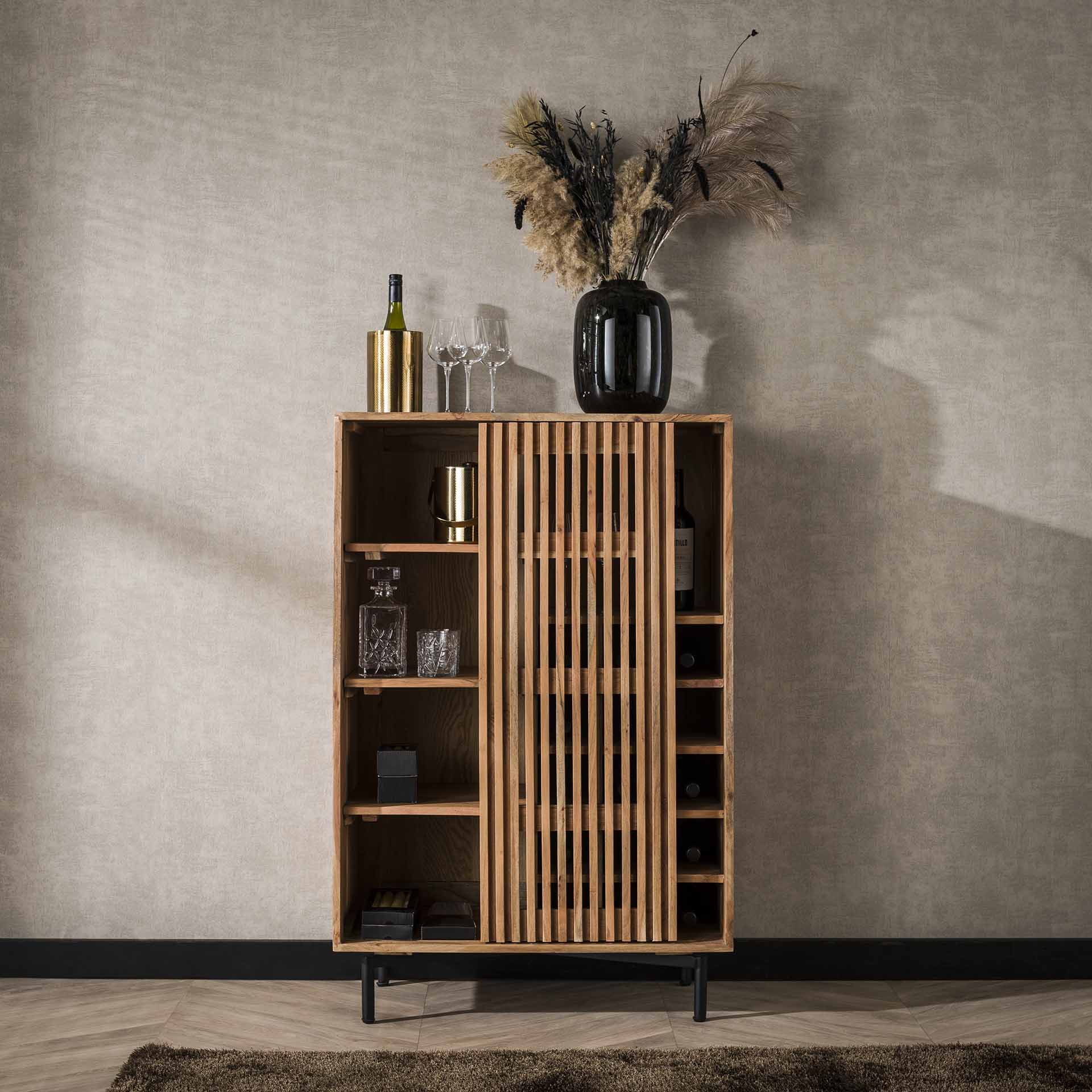 Weinschrank Lamorra 80x43x122 cm – Akazienholz mit Lamellen-Schiebetür, 15 Flaschenfächer & Stauraumregale