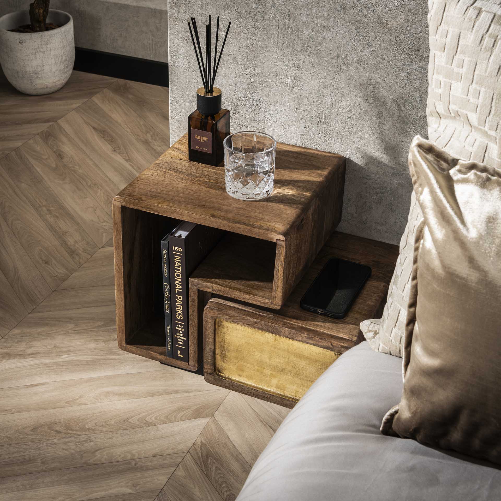 Beistelltisch – Lumina Forma – Massivholz Mango Sandfarbe