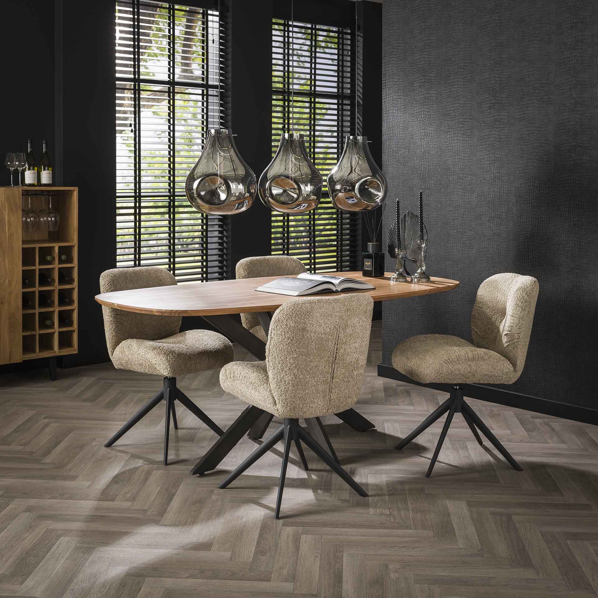 Esstisch Norvan 180x95 cm – ovaler Tisch aus massivem Akazienholz mit schwarzem Spinnengestell, natur lackiert