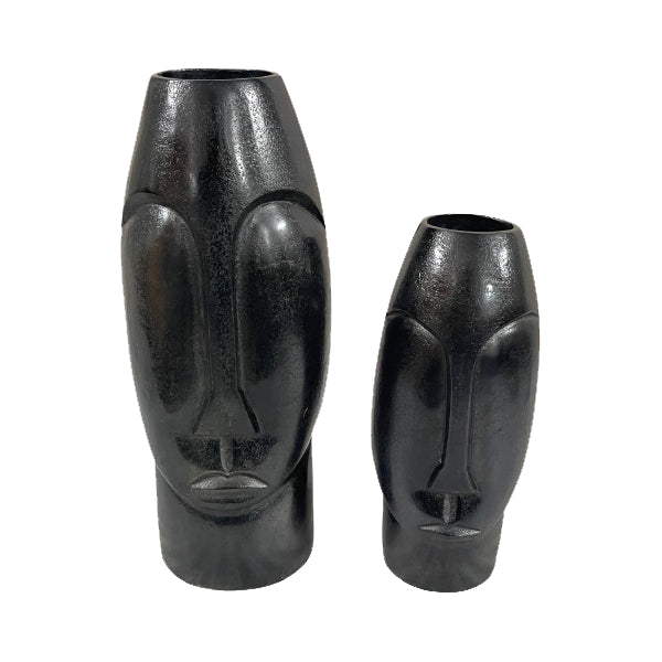 Vase Lyra Schwarz Klein – Aluminiumvase mit oxidierter Oberfläche, 8 x 8 x 31 cm