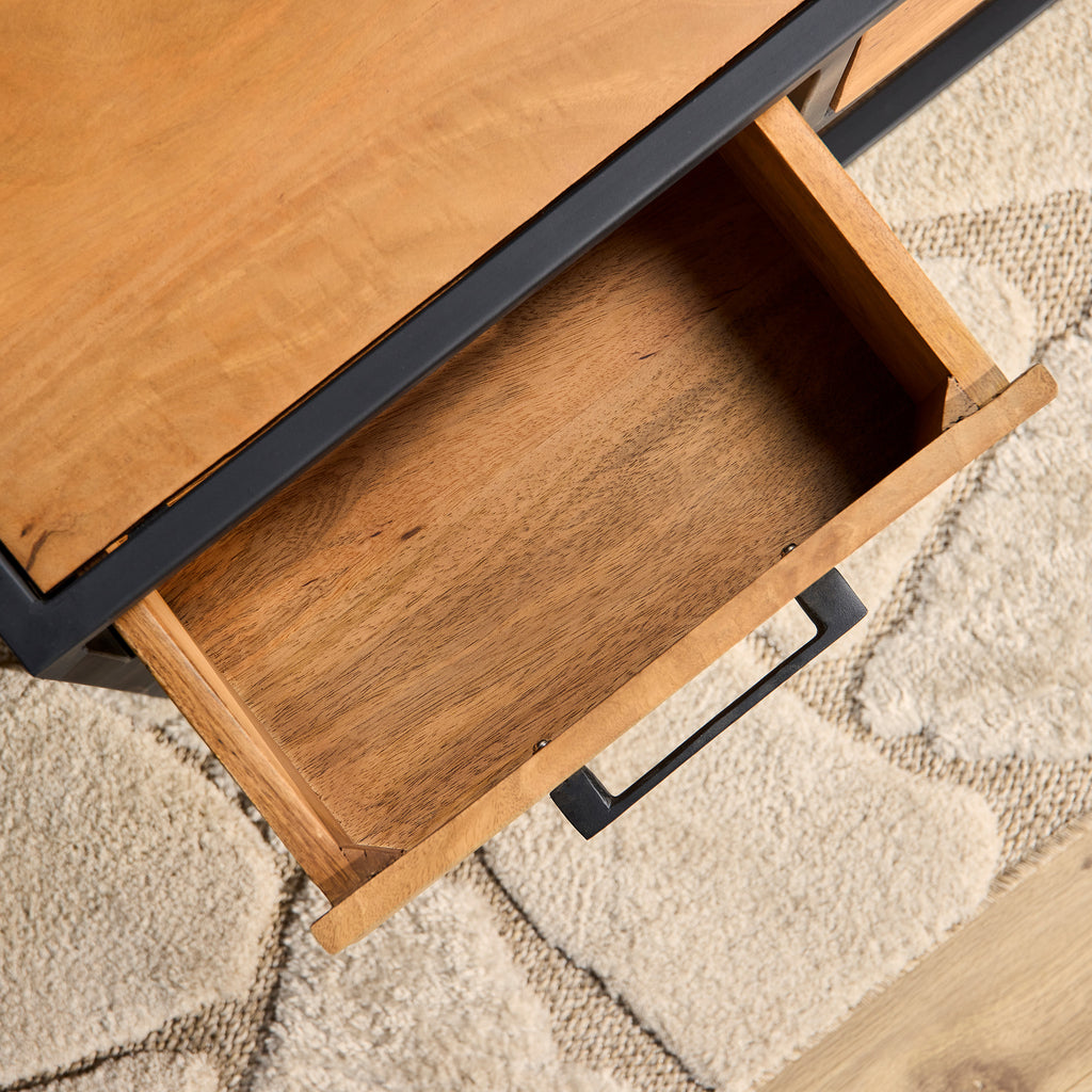 Couchtisch Delta Schwarz – Quadratischer Mangoholz-Tisch mit 4 Schubladen & Metallgriffen, 80 x 80 x 40 cm