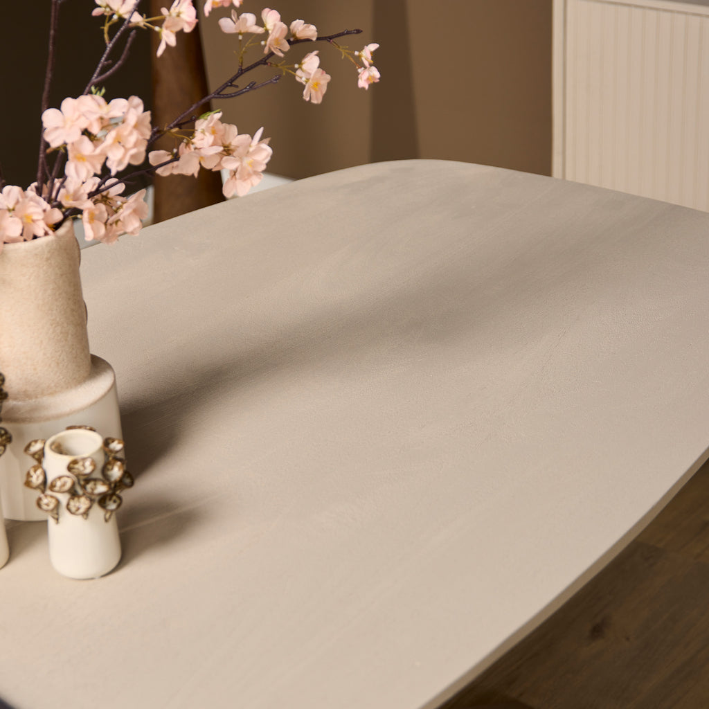 Esstisch Mandy Sand – Mangoholz in sandgestrahltem Finish mit bronzefarbenem Tischbein, 240 x 100 x 76 cm