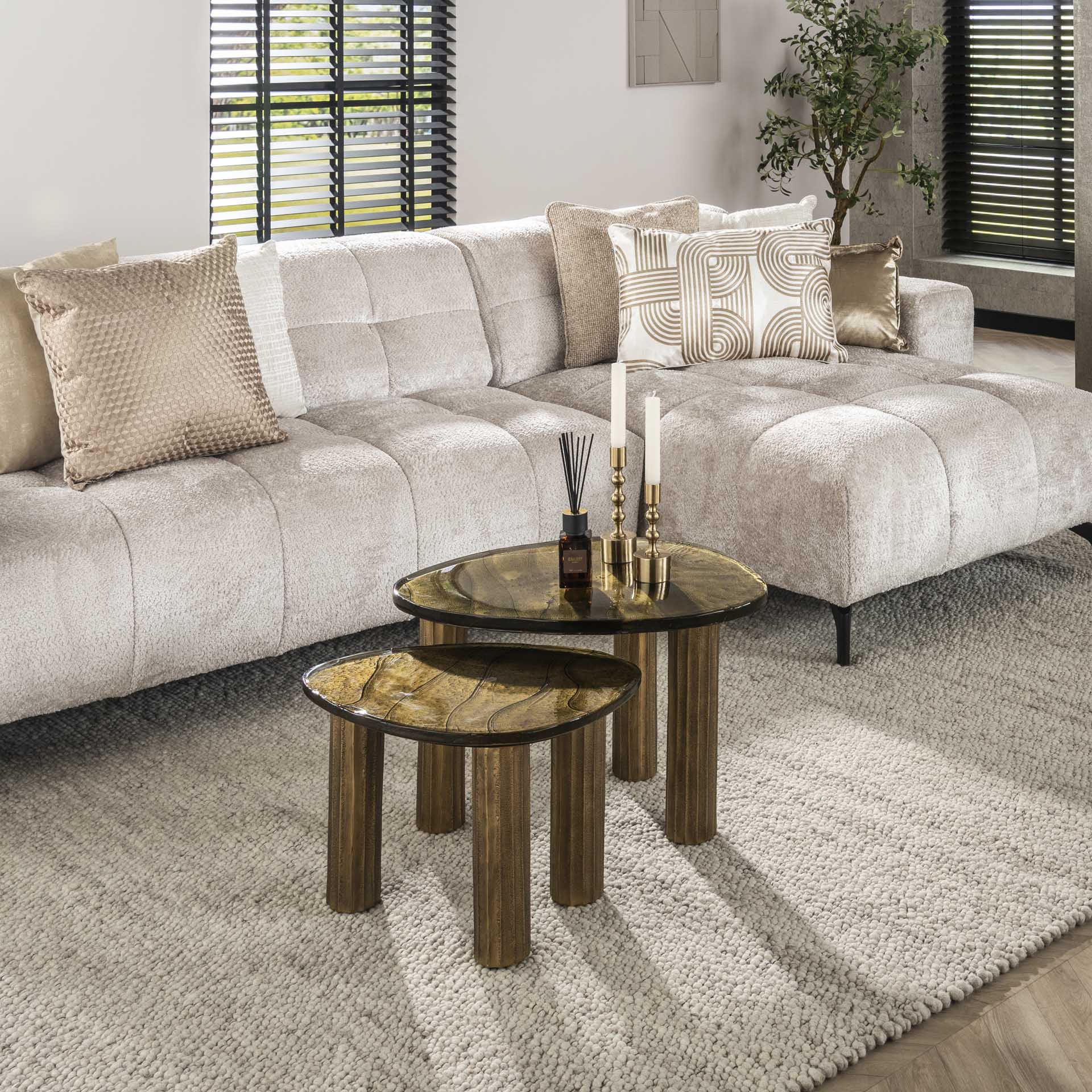 Couchtisch Ondaro S – Glastisch mit gezogenem Glas & Metallgestell in Antikkupfer, 51 x 37 x 35 cm