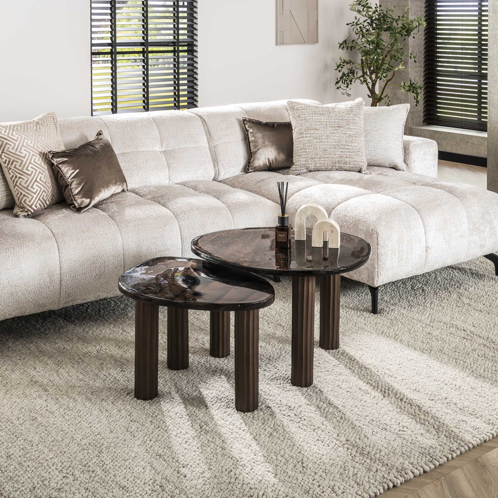 Couchtisch Ondaro M – Glastisch mit gezogenem Glas & Metallgestell in Antikkupfer, 62 x 45 x 40 cm