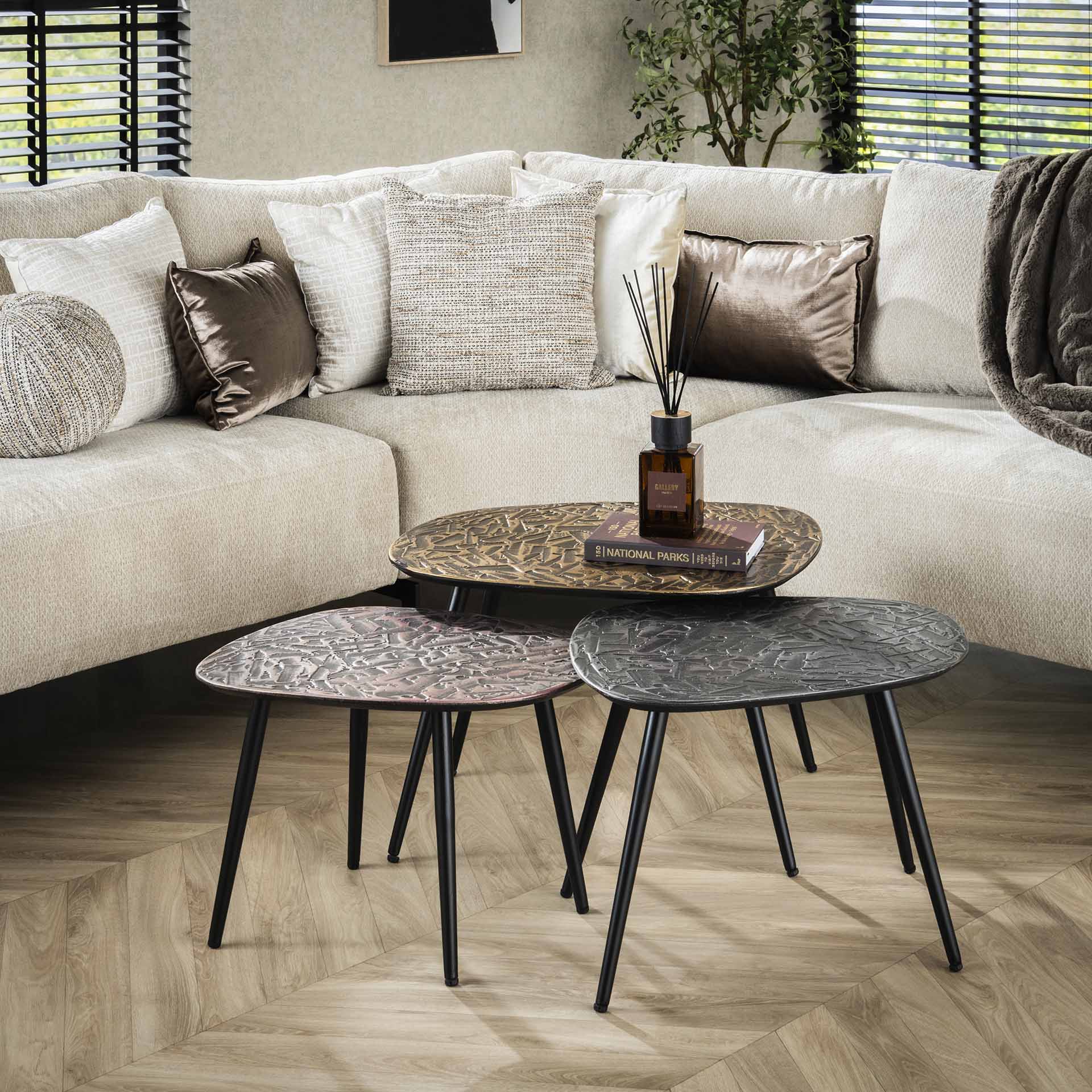 Couchtisch-Set Triaro – 3er-Set viereckige Tische aus Patina-Metall in Silber/Kupfer/Gold, modernes Design, 60 x 50 x 42 cm