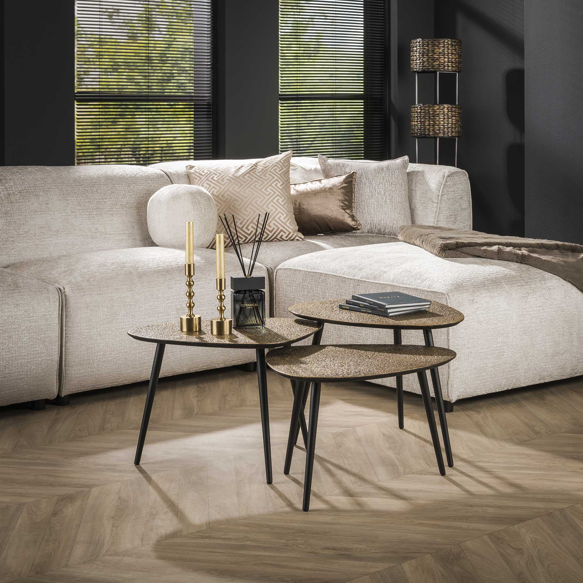 Couchtisch-Set Quadaro – 3er-Set dreieckige Tische aus Metall in Antikbronze/Gold, modernes Design, 58 x 48 x 43 cm