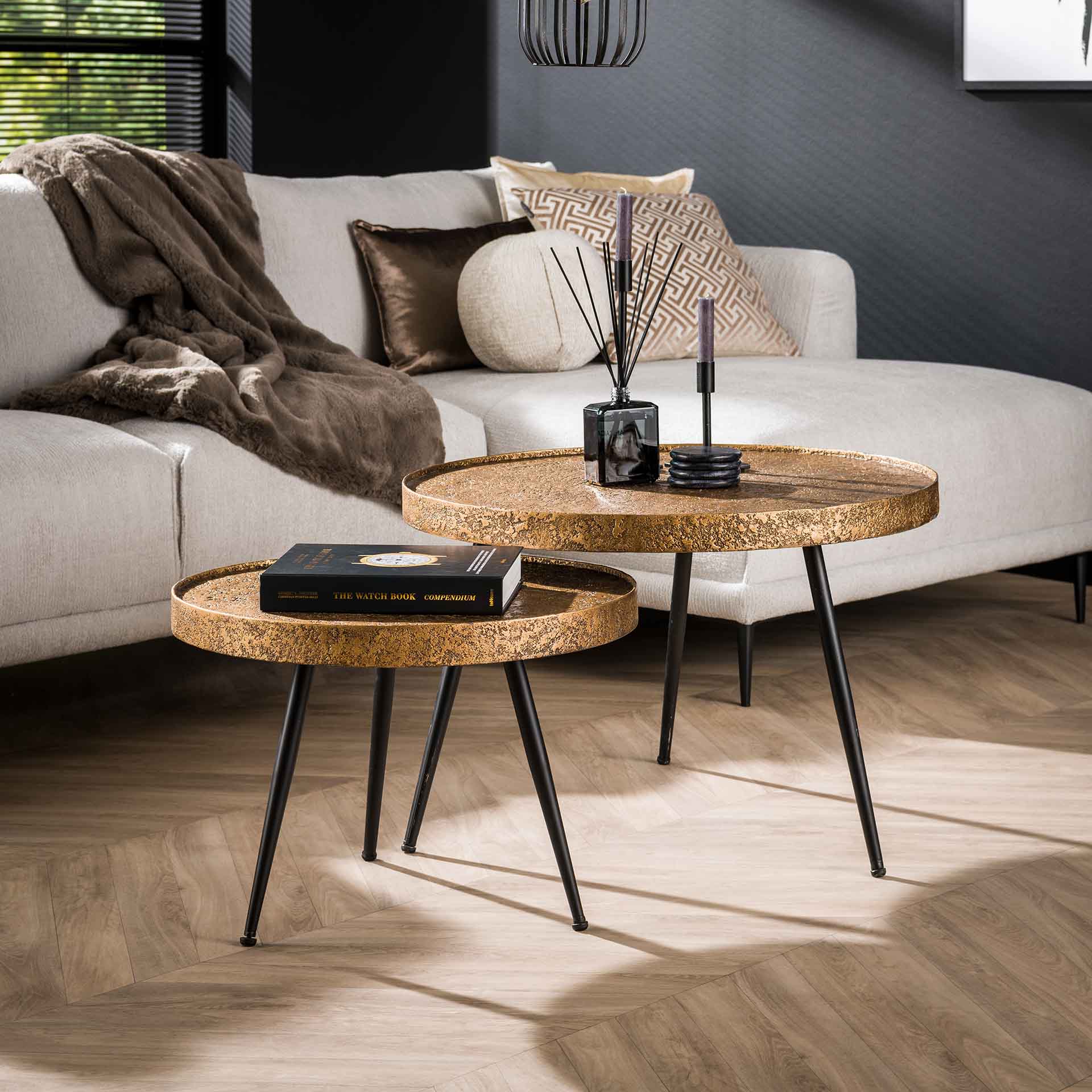 Couchtisch-Set Cirano – 2er-Set runde Tische mit aufrechtem Rand in Antik Bronze, Metall-Design, Ø74 x 50 cm