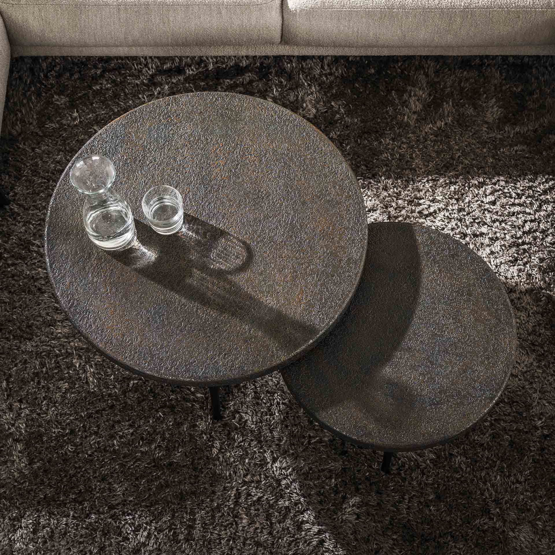 Couchtisch-Set Castaro – 2er-Set runde Tische aus flüssigem Metall in Bronze-Braun, modernes Design, Ø74/55 x 42/35 cm