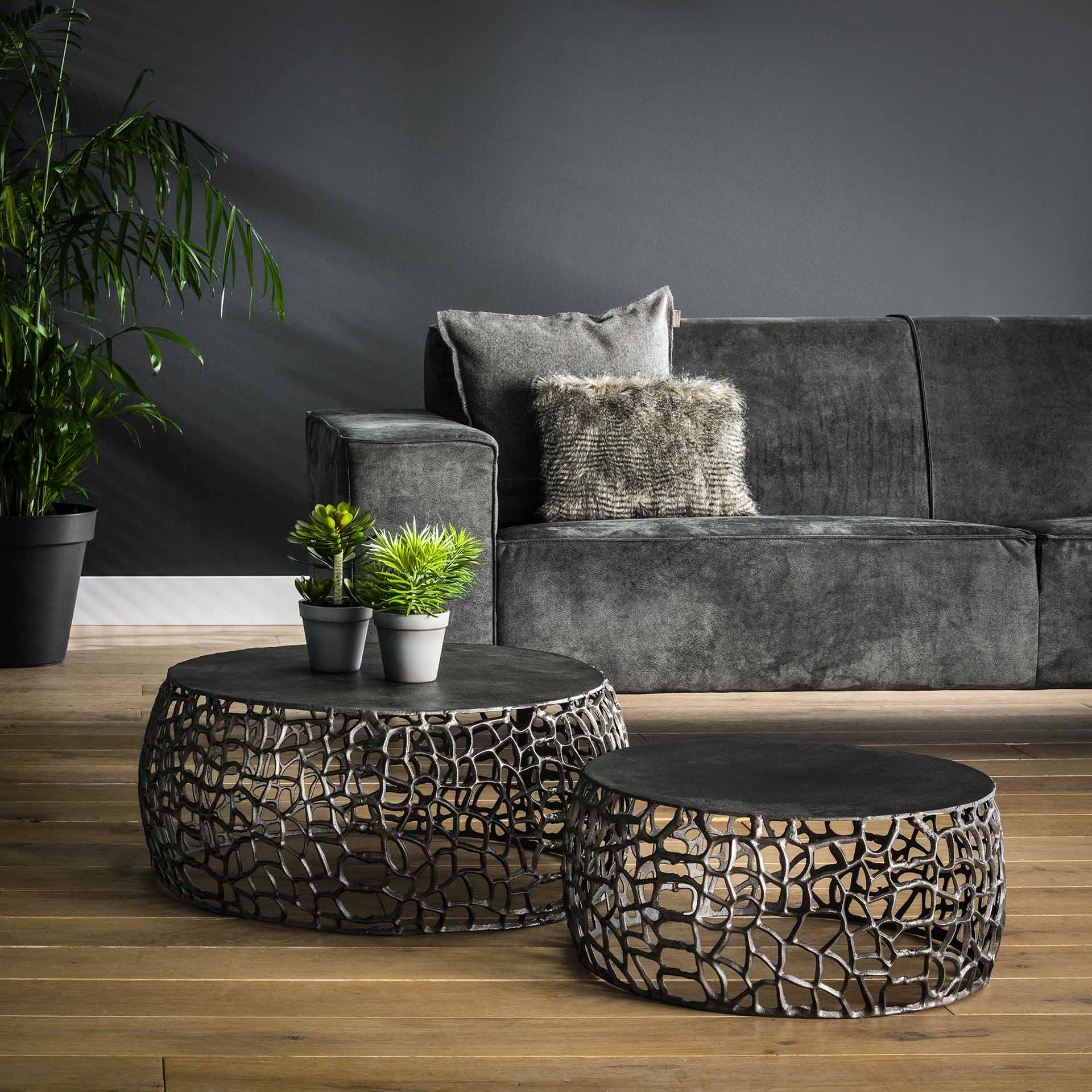 Couchtisch-Set Lunaris Sand – 2er-Set runde Tische mit Aluminium-Basis & schwarzem Nickel-Finish, 75/55 x 75/55 x 30/25 cm
