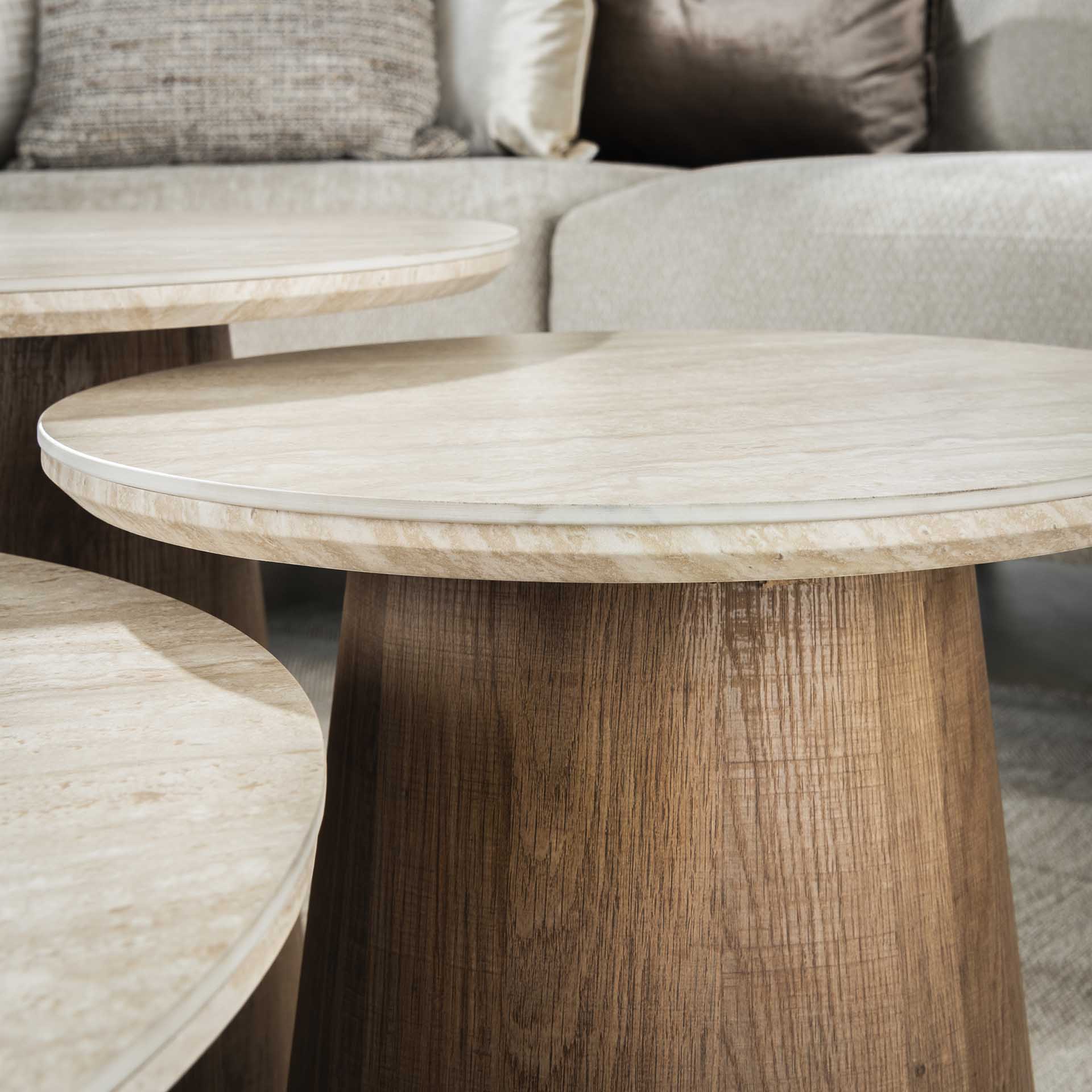 Couchtisch-Set Tivaro – 3 runde Tische mit Keramikplatte in Travertinoptik & Holzrahmen, 80 x 80 x 35 cm