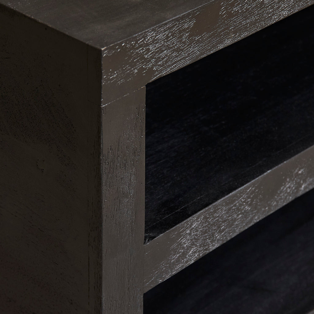 Couchtisch Bali Schwarz – Quadratischer Tisch aus Mangoholz mit schwarzer Oberfläche & Stauraum, 80 x 80 x 40 cm