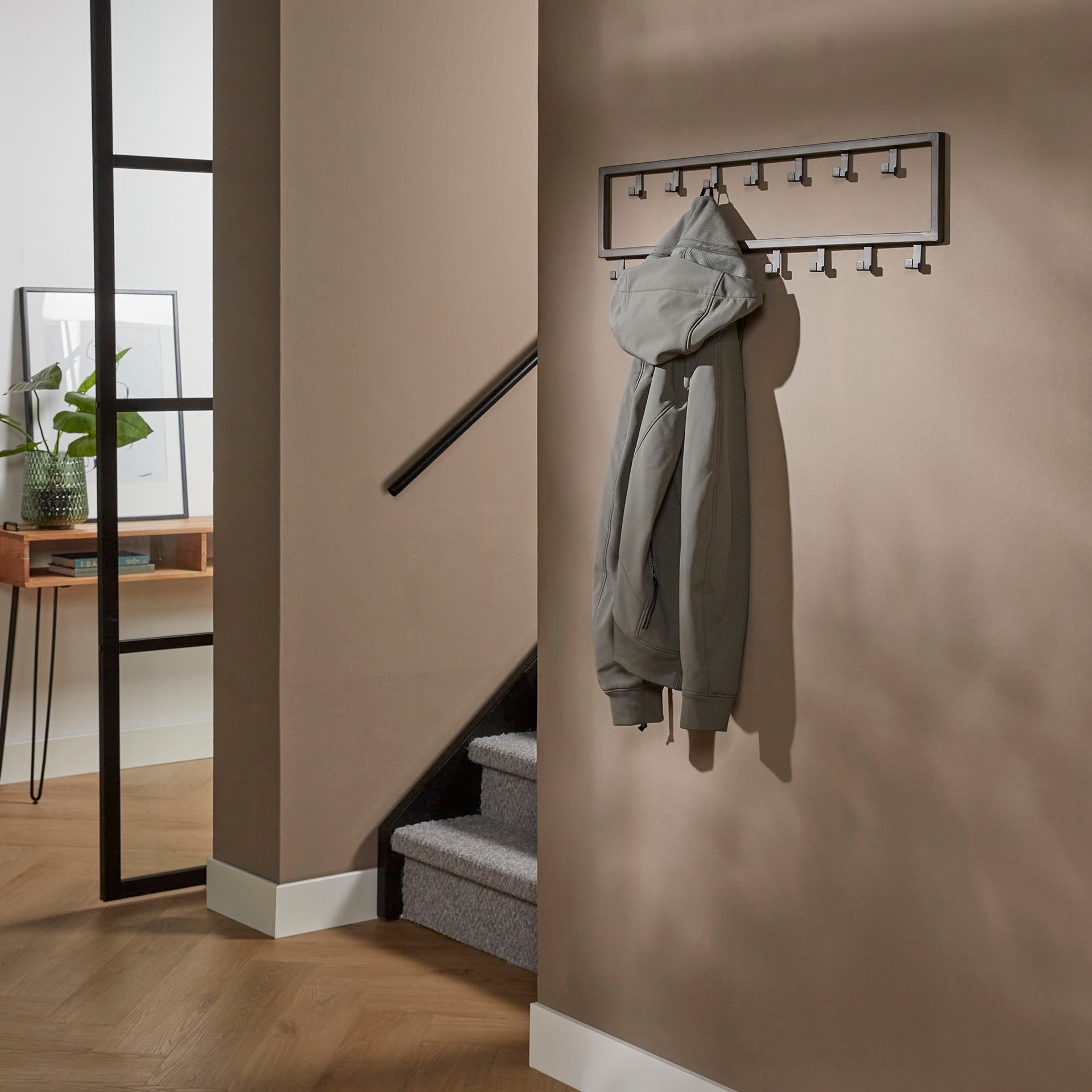 Garderobe – Calda Hue – Silber-Finish