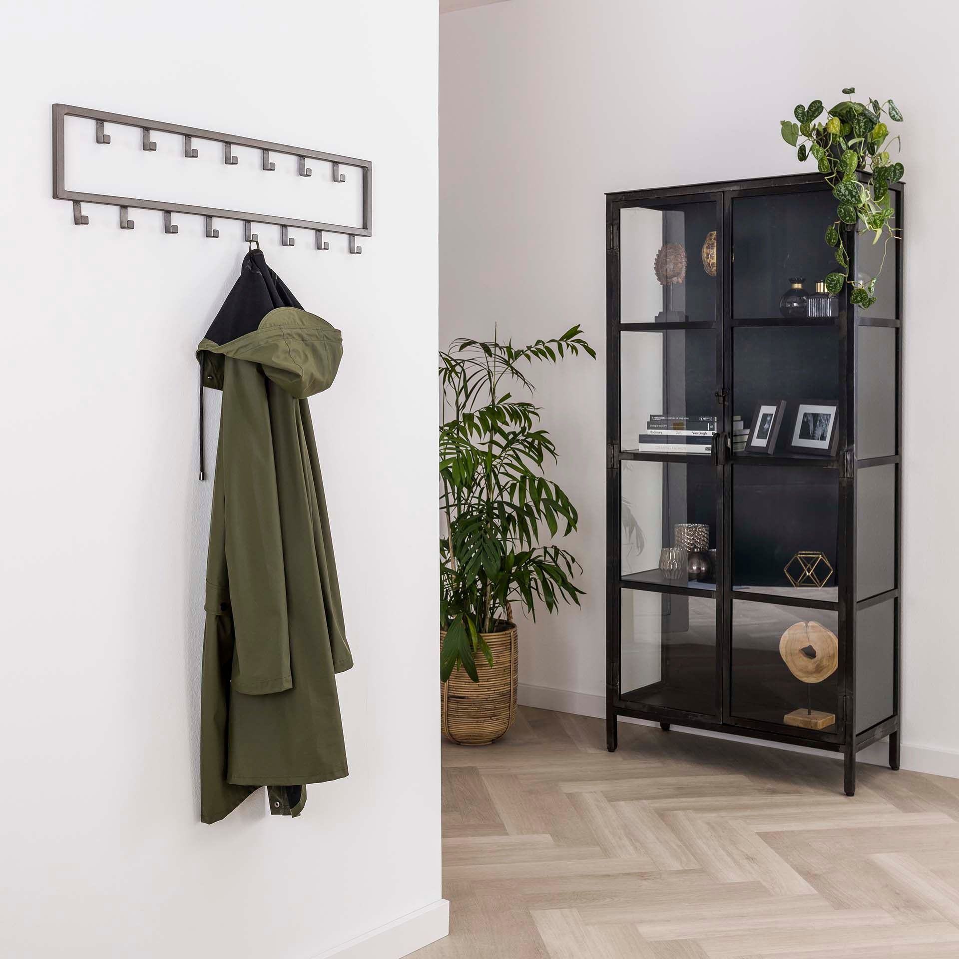 Garderobe – Calda Hue – Silber-Finish