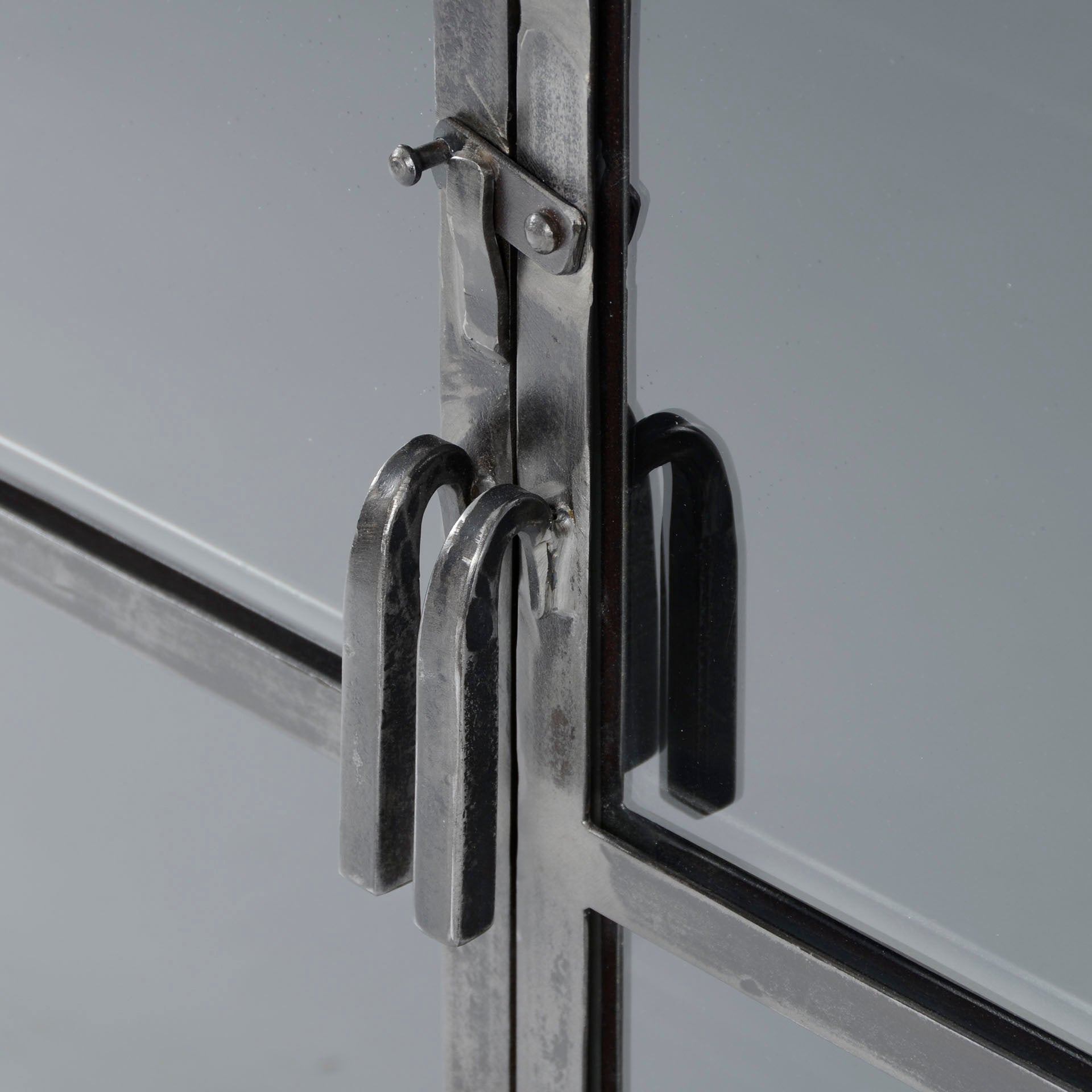 Vitrine – Evo Living – Gun metal