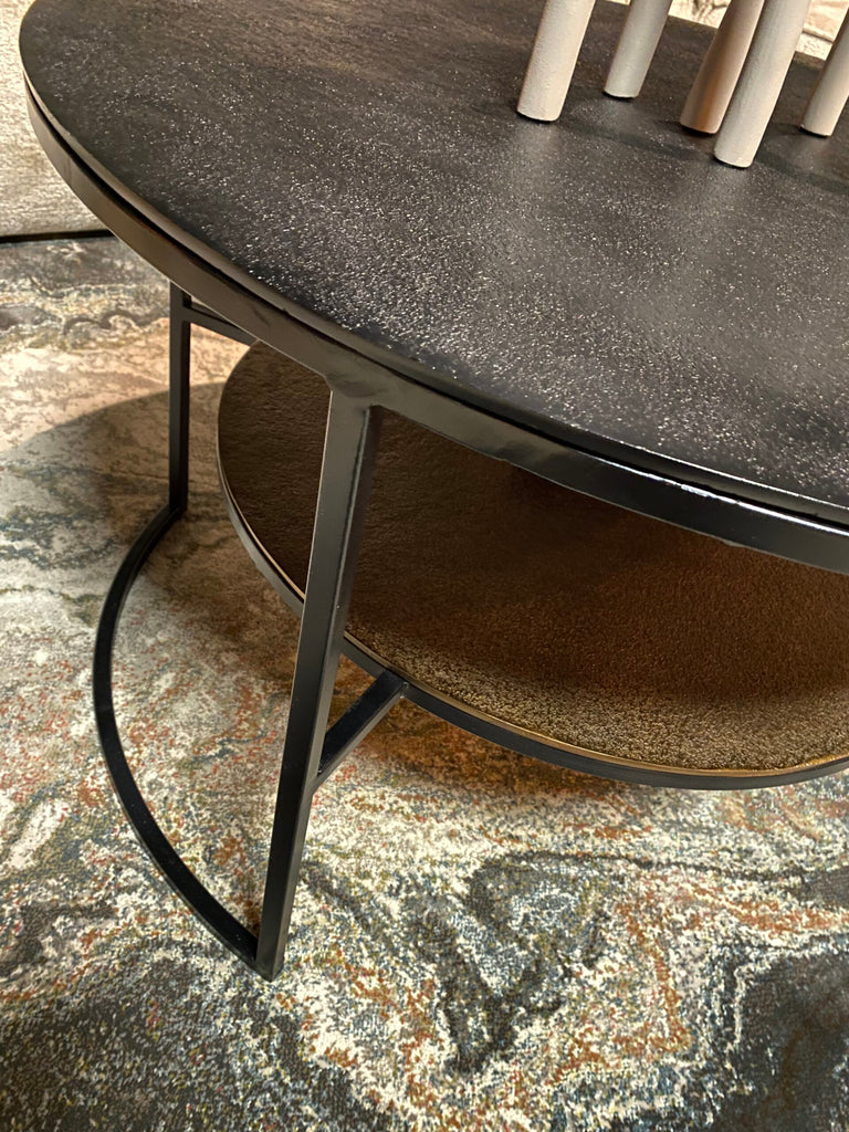 Couchtisch Liora – runder Aluminiumtisch mit Schwarz-Gold-Design, 80 x 80 x 50 cm