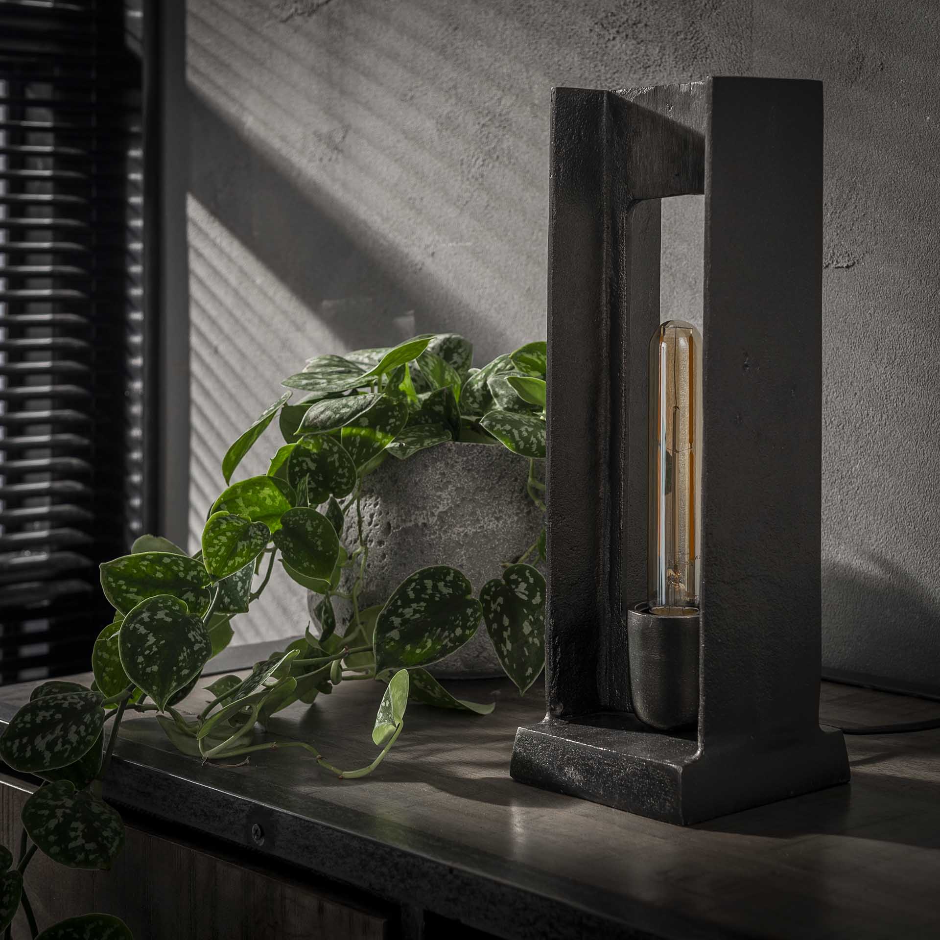 Tischleuchte – Soma Modern – Schwarz Nickel