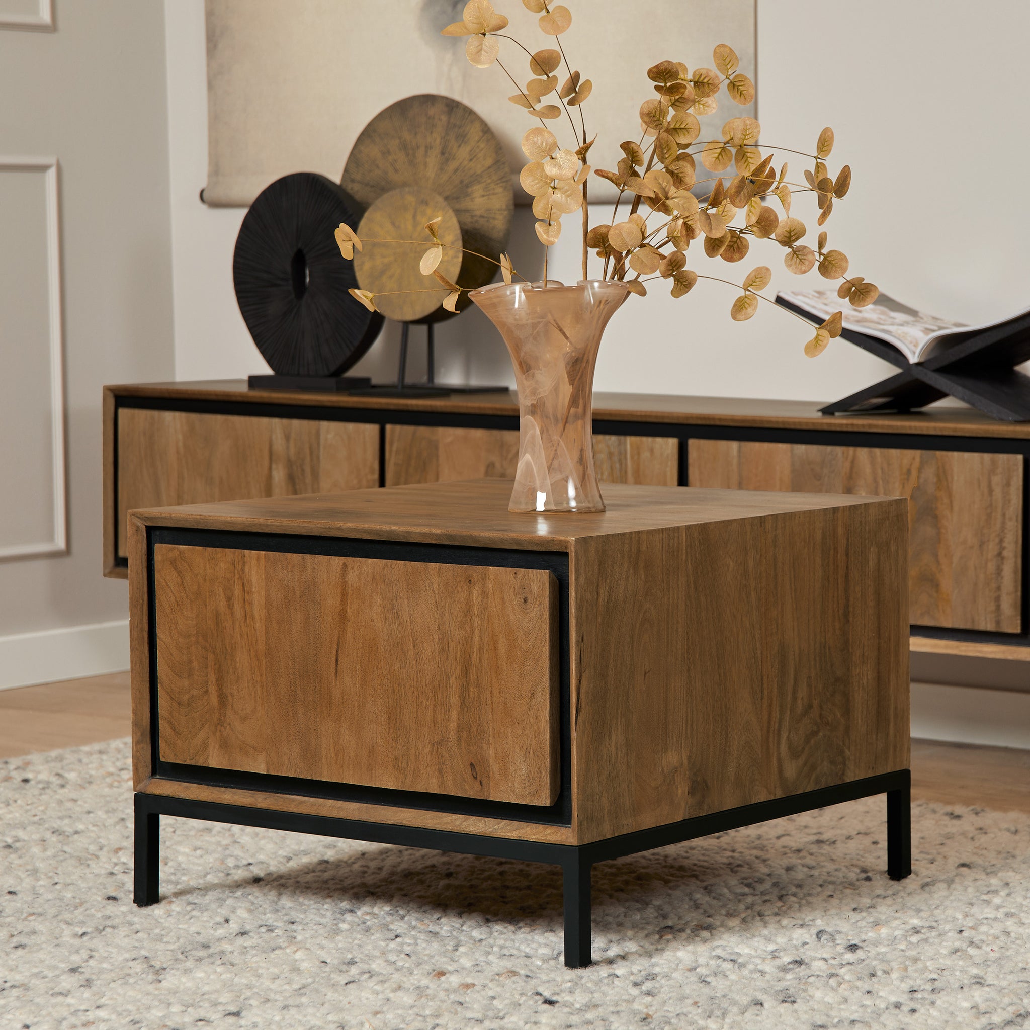 Beistelltisch Rois Mango Natur 60x60x40 cm – moderner Couchtisch mit Stauraum & Holzstruktur-Design