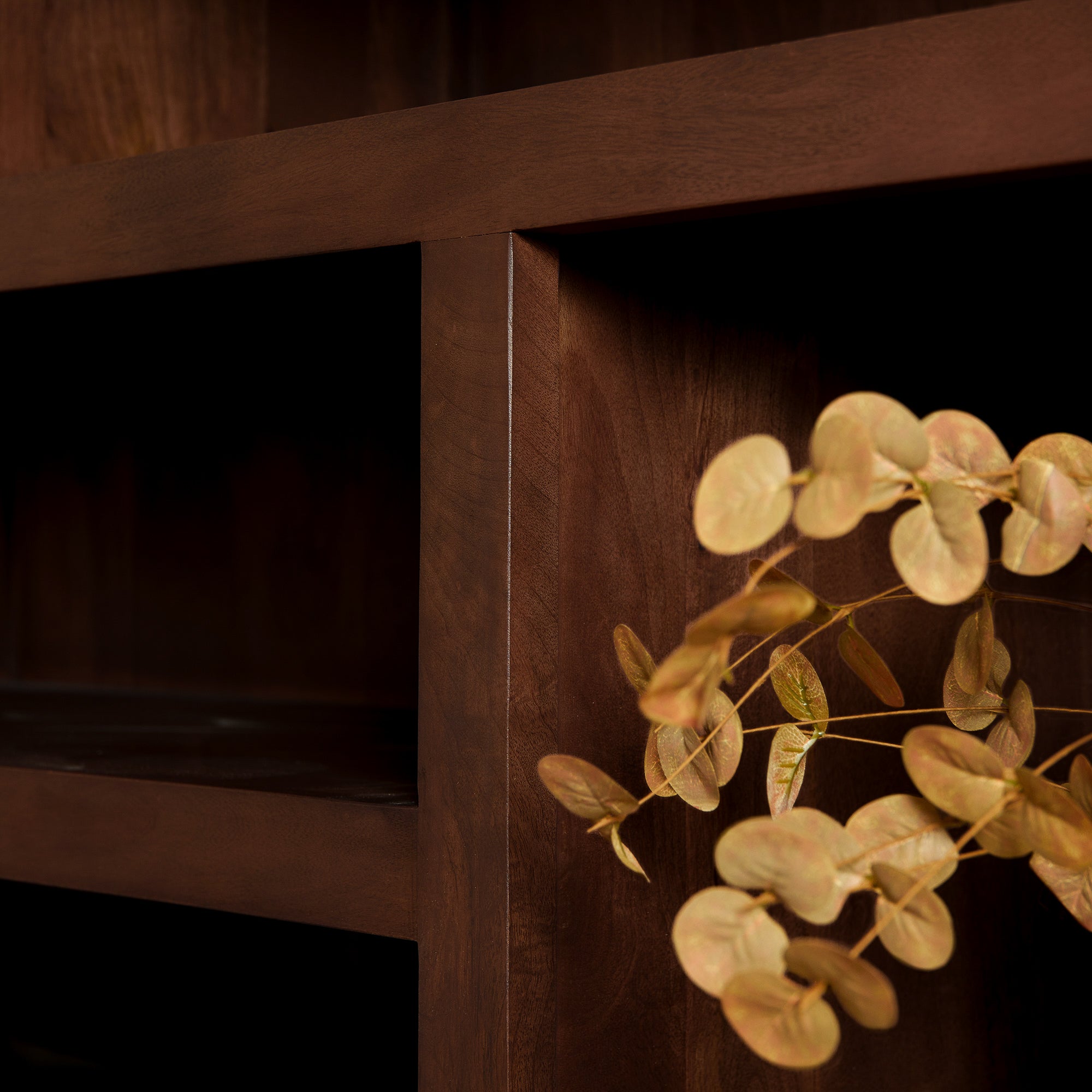 Regal Bali Braun XL – modernes Mangoholz-Regal mit offenen Fächern & 3 Türen, Push-to-Open, 160 x 45 x 200 cm