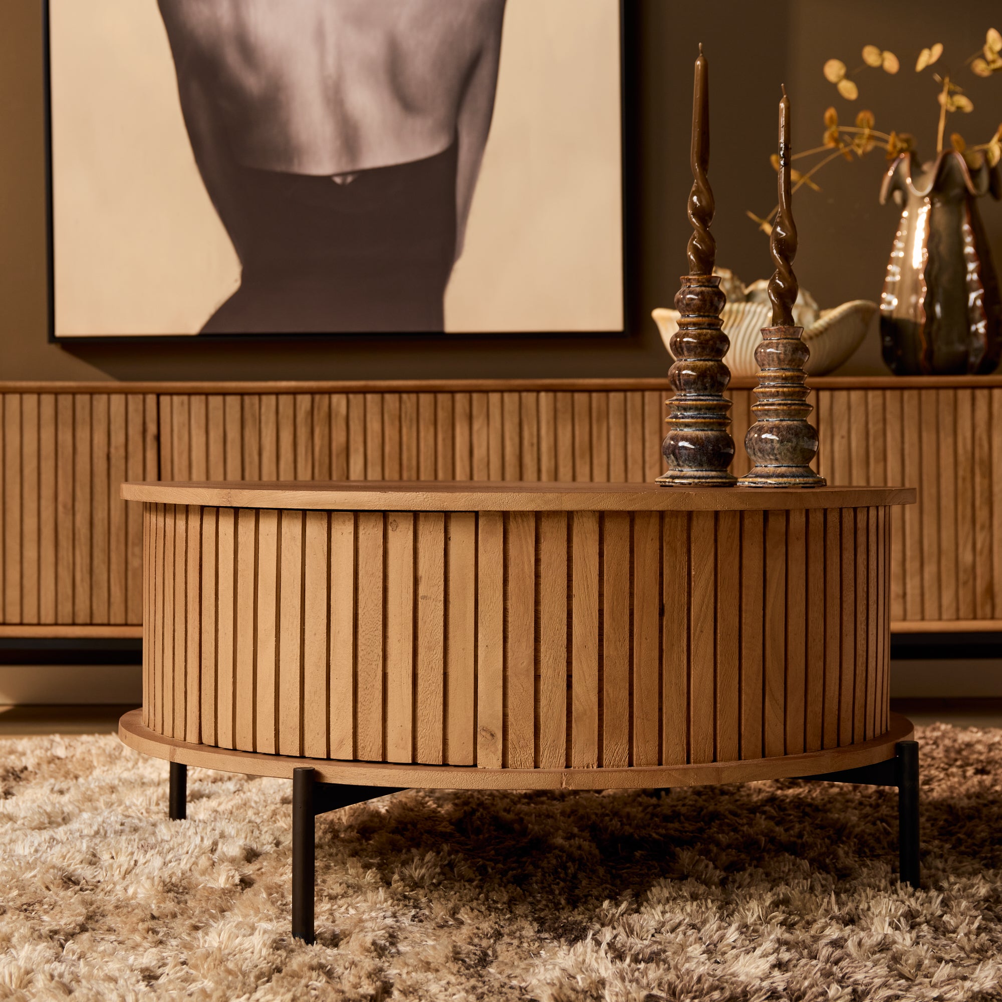 Runder Couchtisch Mandy Natural – 80x80x40 cm, Mangoholz mit Lattenmuster & Stauraum-Schubladen