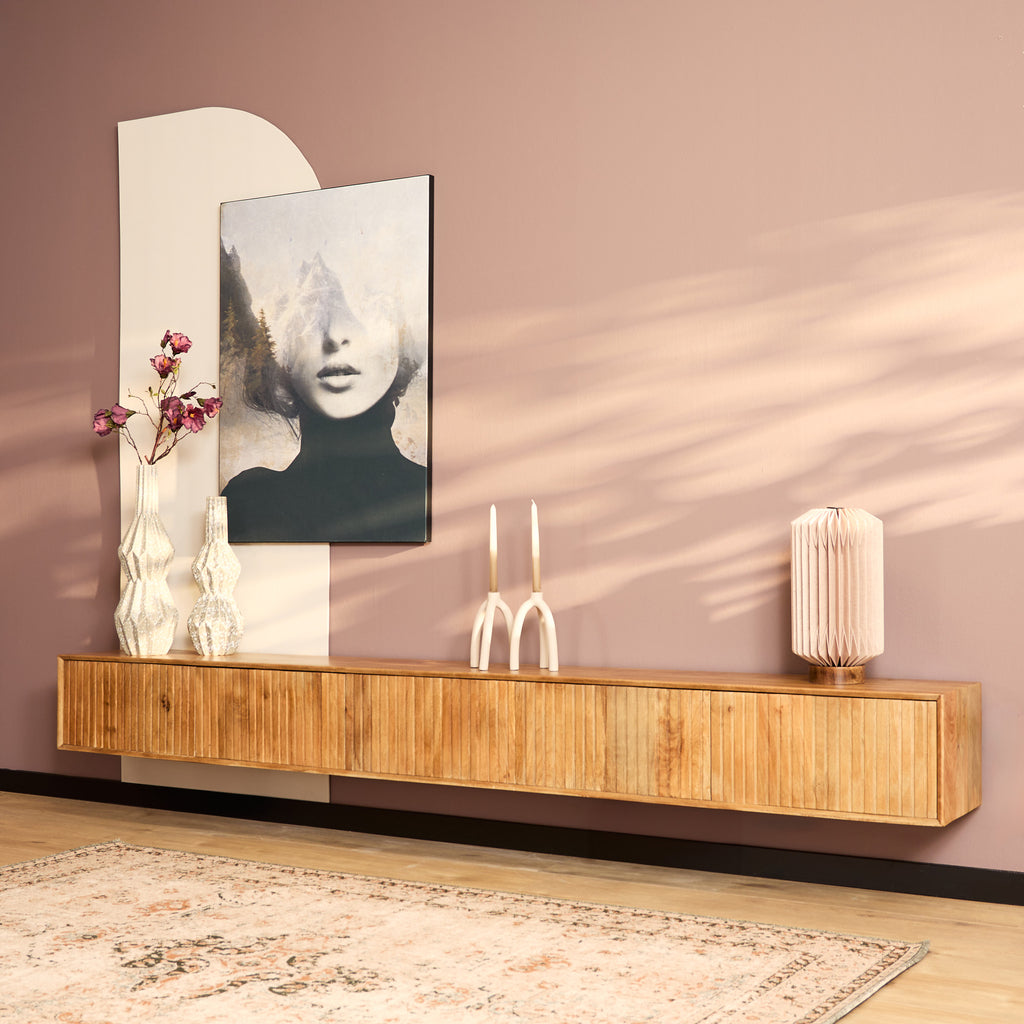 TV-Board Mandy Naturel – Schwebendes Lowboard aus Mangoholz mit Lamellentüren & Push-to-Open, 280 x 35 x 30 cm, modernes TV-Board