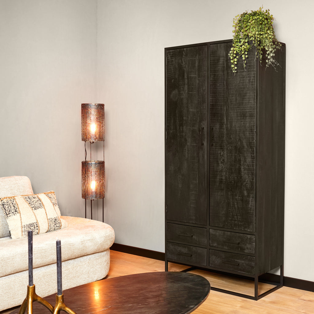 Bücherregal Delta Black 90x45x200 cm – Massiver Mangoholz Schrank mit 4 Schubladen, 2 Türen & Metallgestell in Schwarz