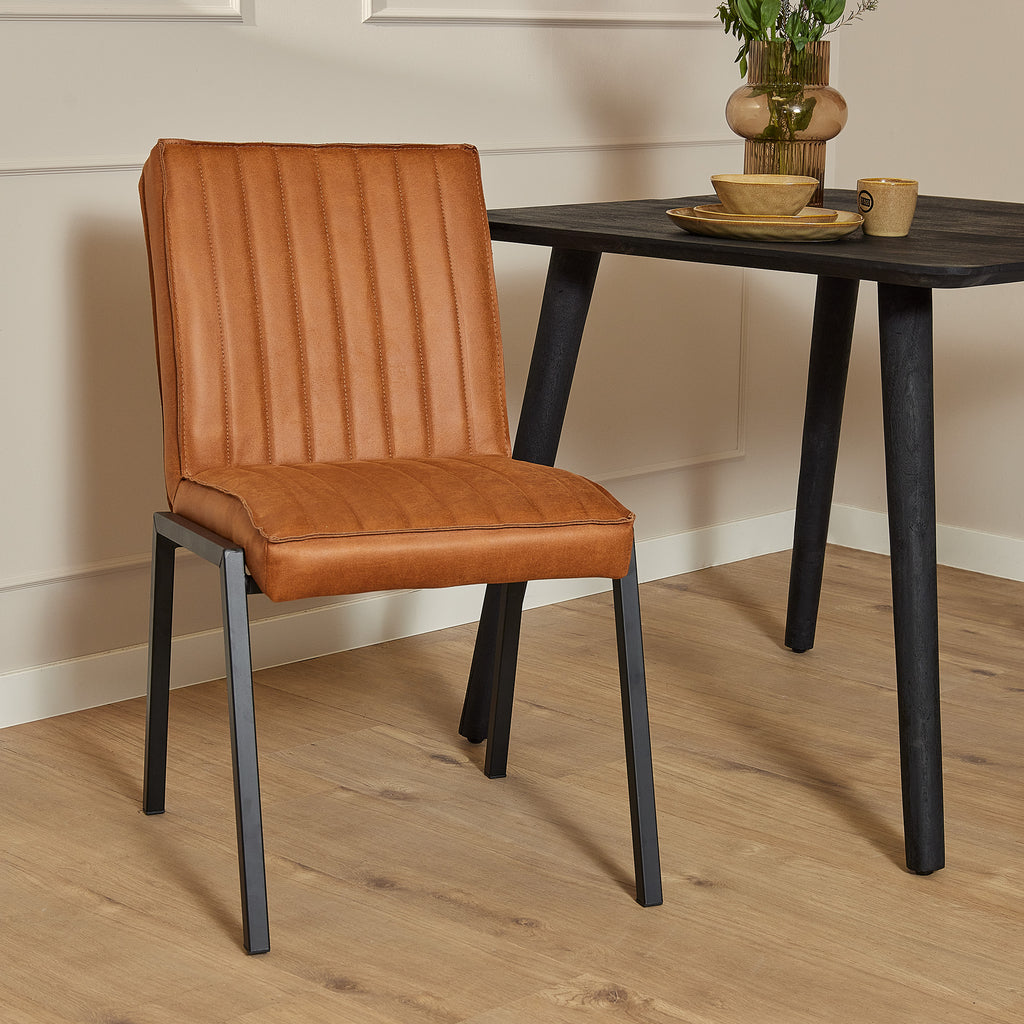 Esszimmerstuhl Molly Cognac – 2er-Set Stühle im Industrial Design mit Eco-Leder & schwarzem Stahlgestell, 52 x 65 x 88 cm