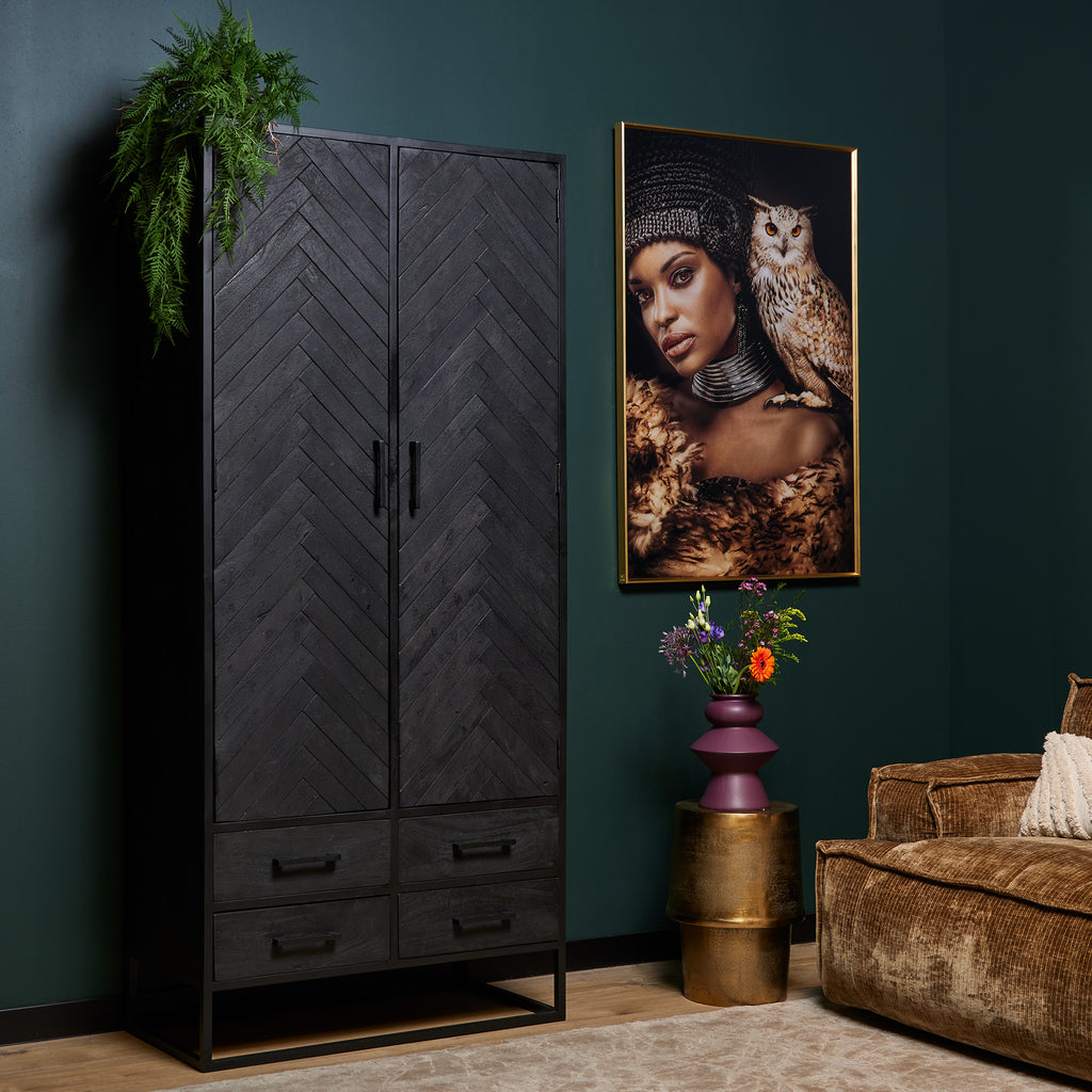 Highboard Sydney Schwarz – Mangoholz mit Fischgrätenmuster, 2 Türen, 4 Schubladen & Regale, 90 x 45 x 200 cm