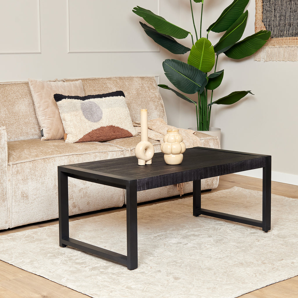 Couchtisch Bori Schwarz – Rechteckiger Tisch aus Mangoholz & Metall, 110 x 60 x 45 cm