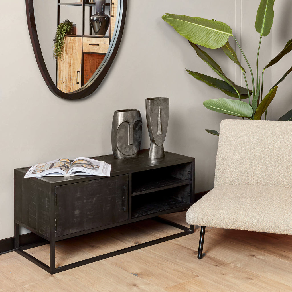 TV-Board Delta Schwarz 100 x 45 x 50 cm – Mangoholz mit Tür & offenem Fach