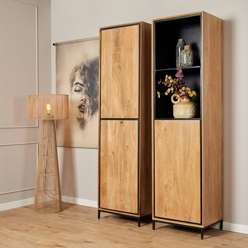 Regalschrank Rois – Mangoholz & Metall Schwarz, 60 x 45 x 220 cm
