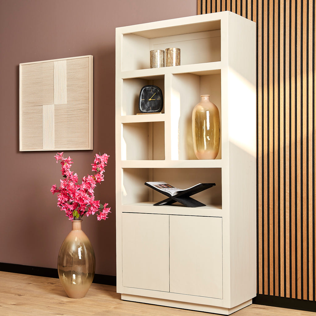 Regal Bali Sand – Standregal aus Mangoholz mit 5 Fächern & 2 Türen, 90 x 45 x 200 cm