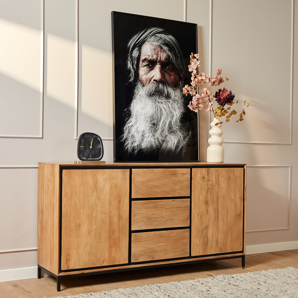 Sideboard Rois – Mangoholz mit schwarzem Metallrahmen, 2 Türen & 3 Schubladen, 160 x 45 x 85 cm