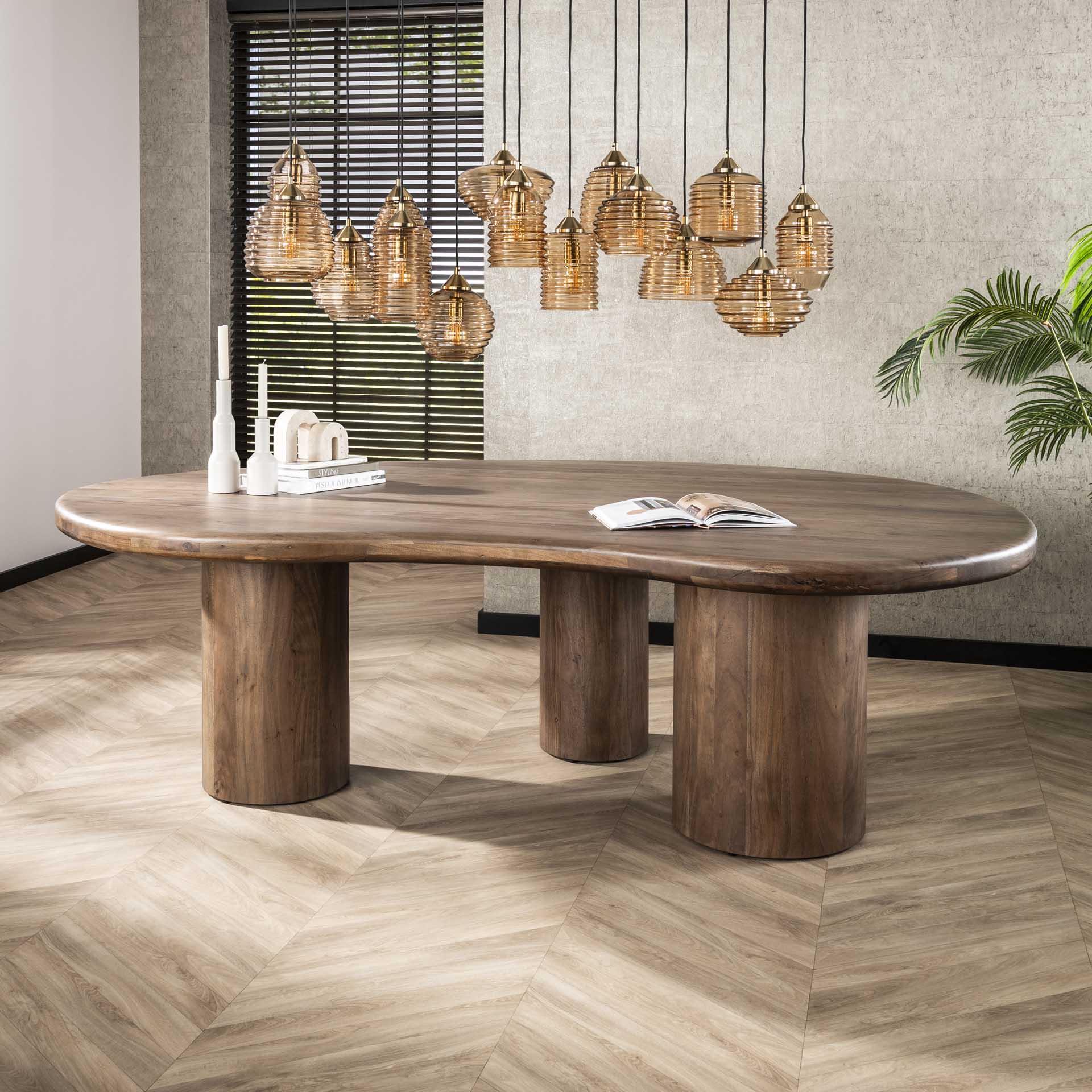 Esstisch Energia 244x165x77 cm – Massivholz Akazie Braun mit skulpturalen Zylinderbeinen für 8–10 Personen