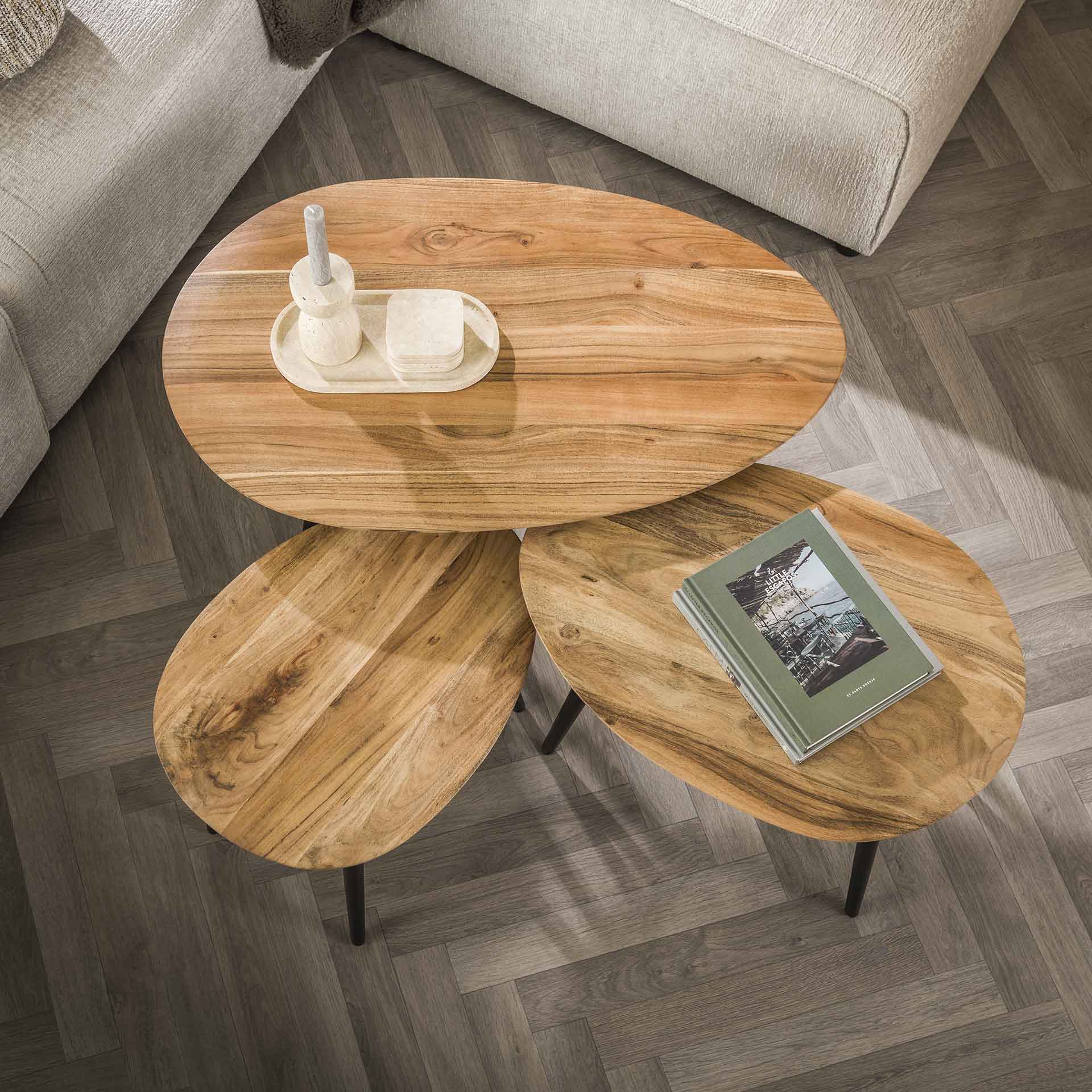 Couchtisch-Set Oliva 3er-Set – Organische Akazienholz-Tische mit Metallgestell 90x55x50 cm, 66x46x46 cm & 55x41x42 cm
