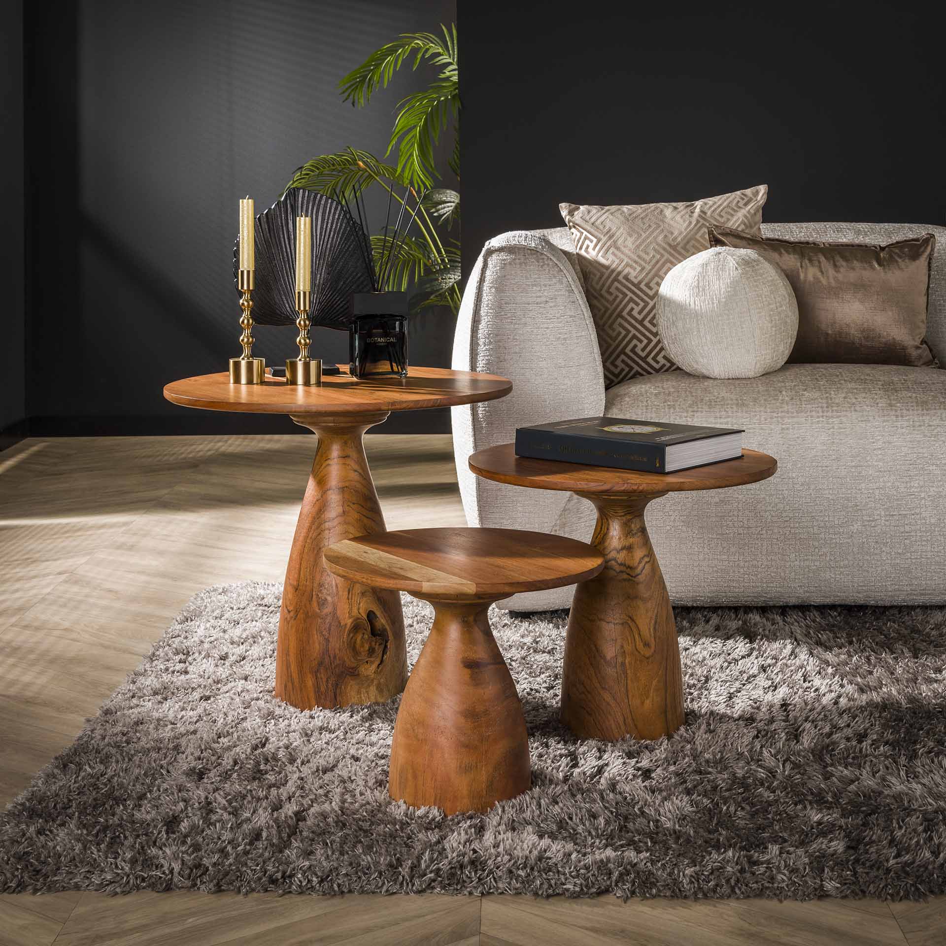 Couchtisch Cono 3er-Set – massiver Akazienholz-Tisch mit kegelförmigem Fuß (Ø60x55 cm, Ø50x50 cm, Ø40x45 cm)