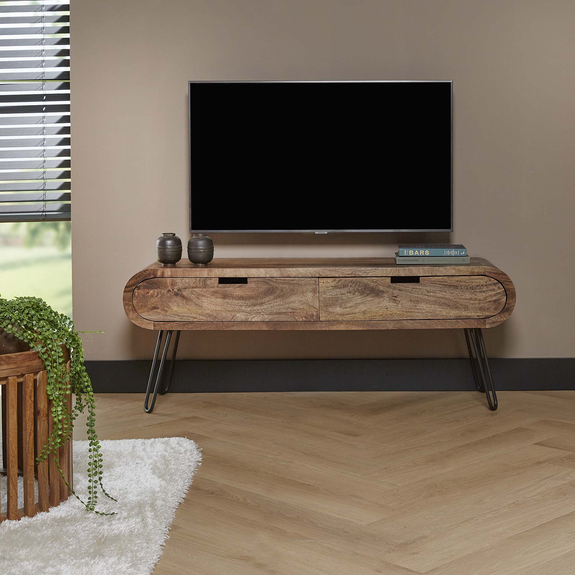 Wohnaccessoire – Aria Casa – Massivholz Mango Sandfarbe