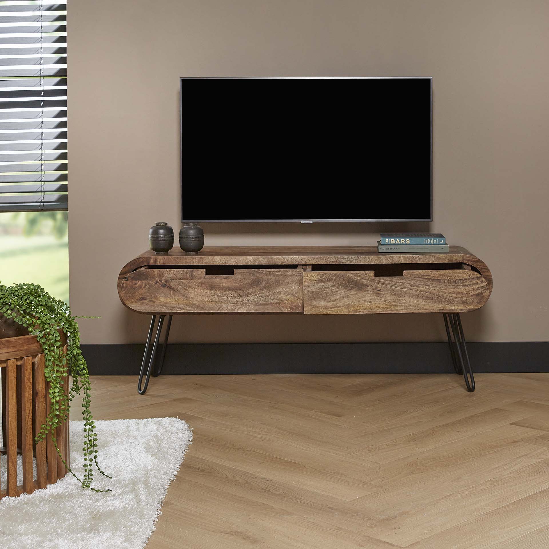 Wohnaccessoire – Aria Casa – Massivholz Mango Sandfarbe