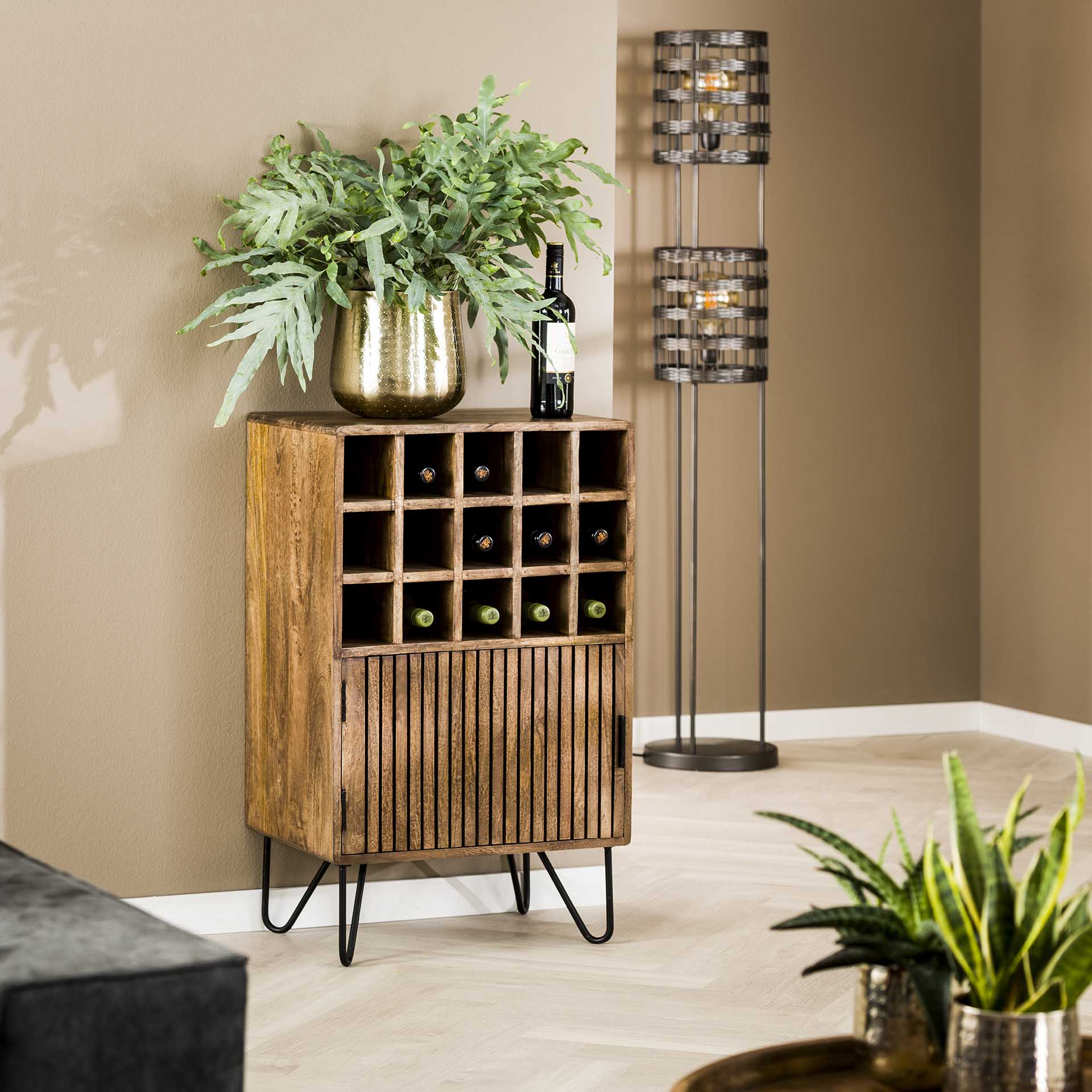 Weinschrank Rotondo – Mango Holz mit Lamellentür & 15 Flaschenfächern, 56x38x90 cm