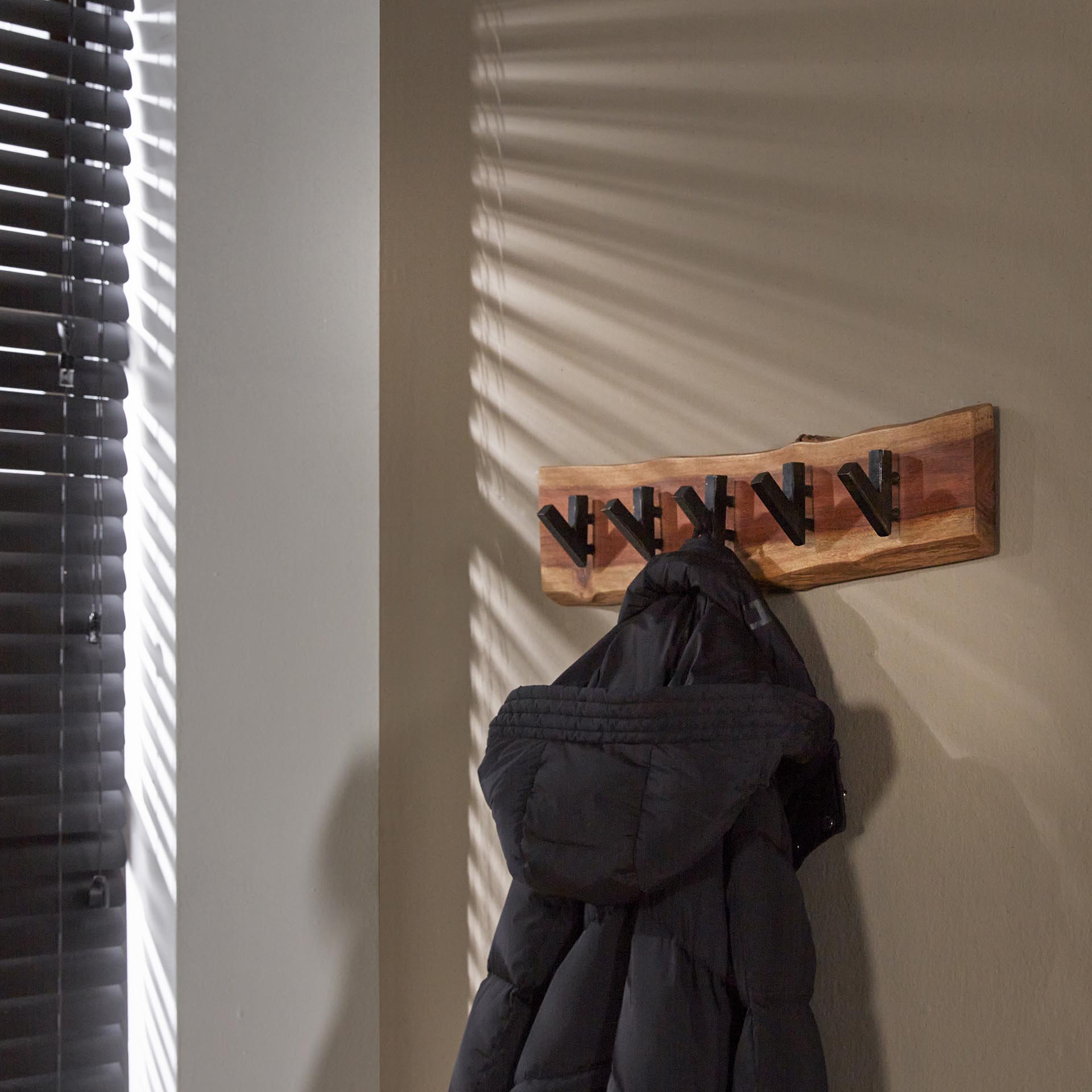 Garderobe – Prisma Pure – Massivholz Akazie natur